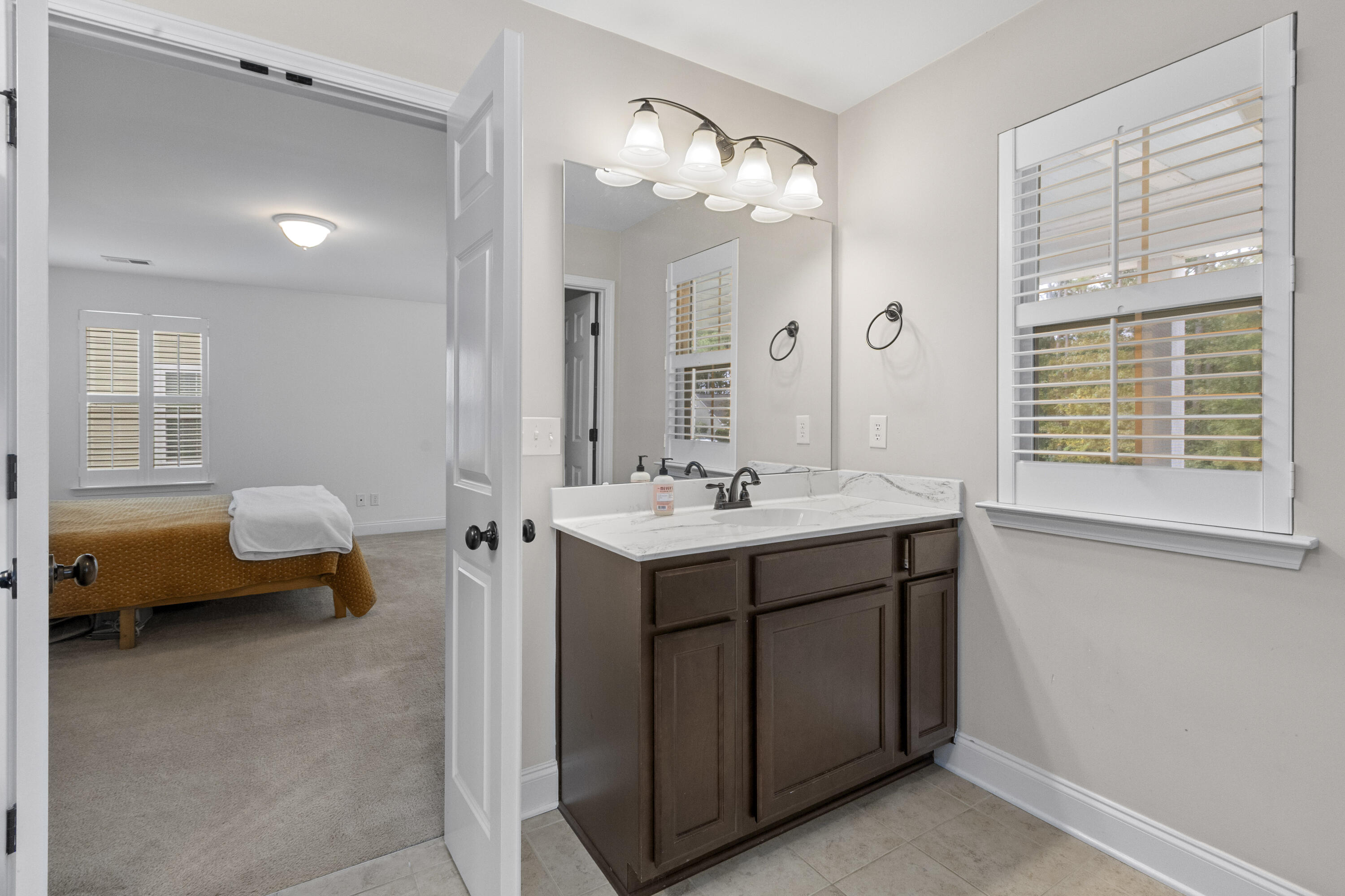 222 Foxbank Plantation Boulevard