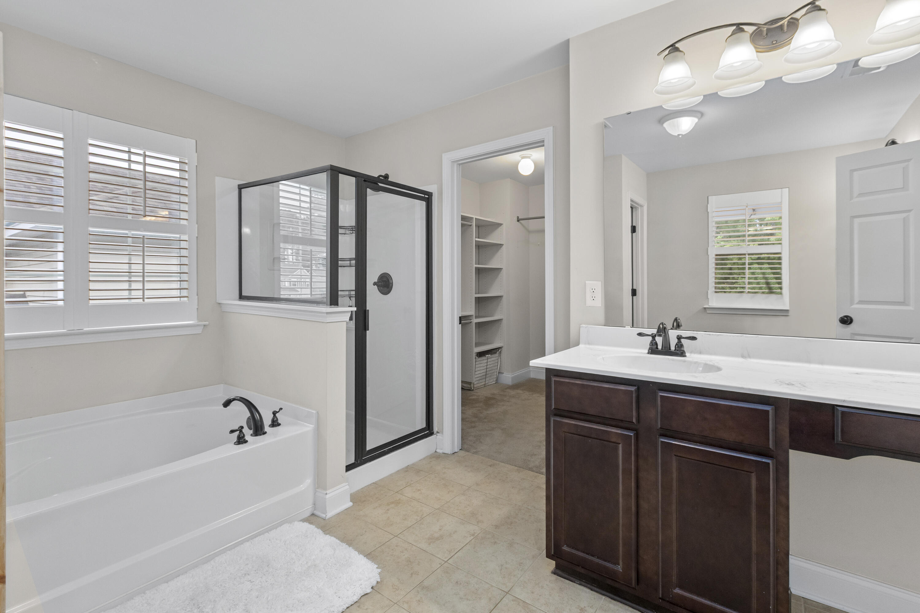 222 Foxbank Plantation Boulevard