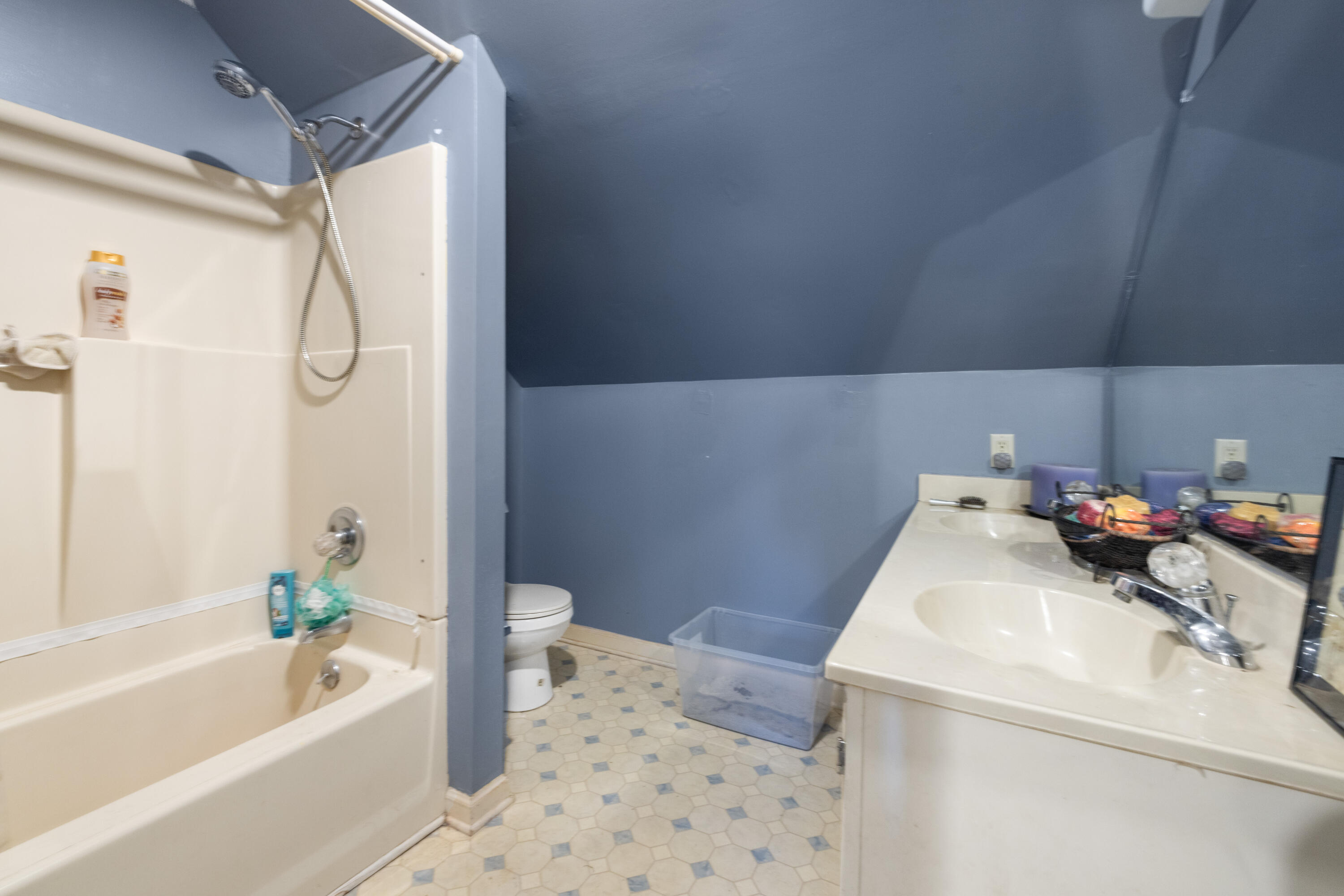 894 W 7th Street, Fairfax