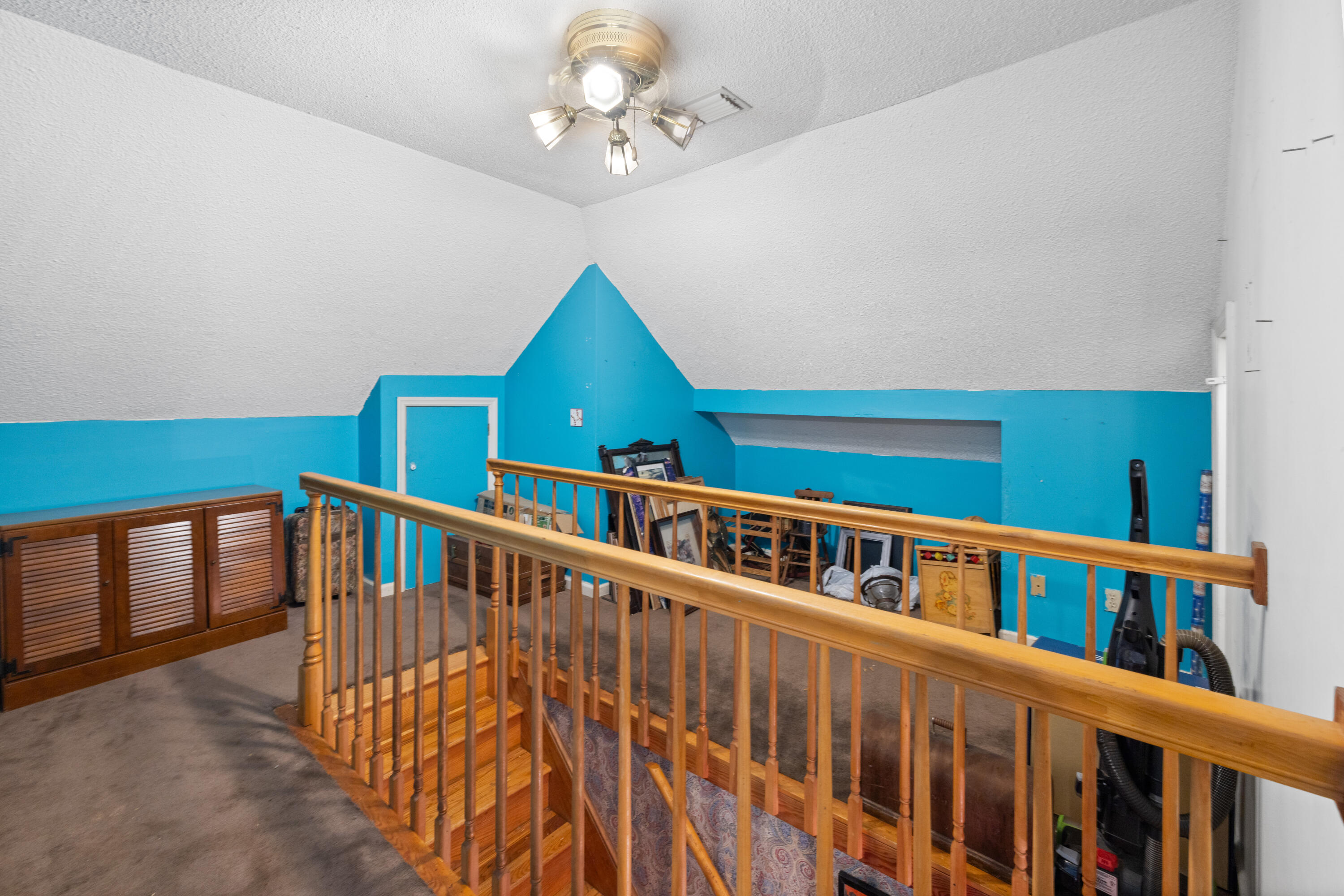 894 W 7th Street, Fairfax