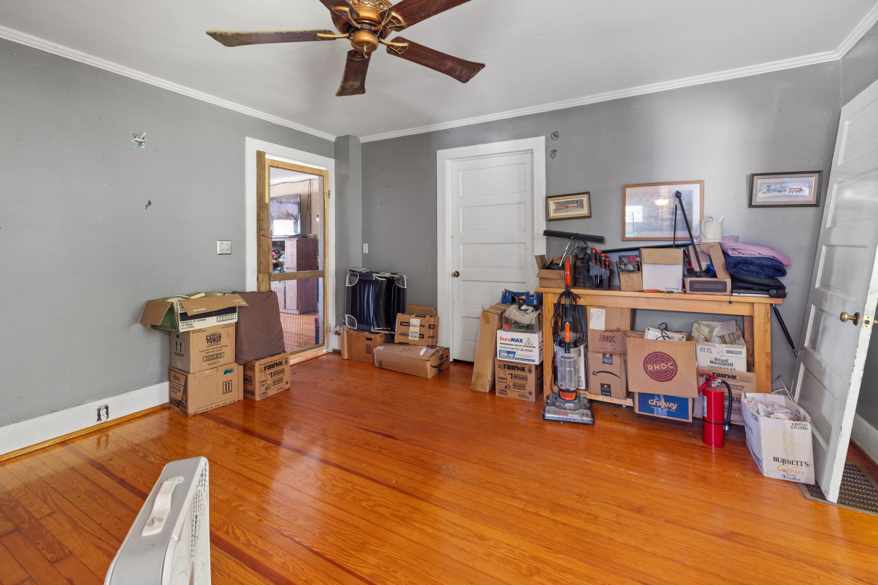 894 W 7th Street, Fairfax