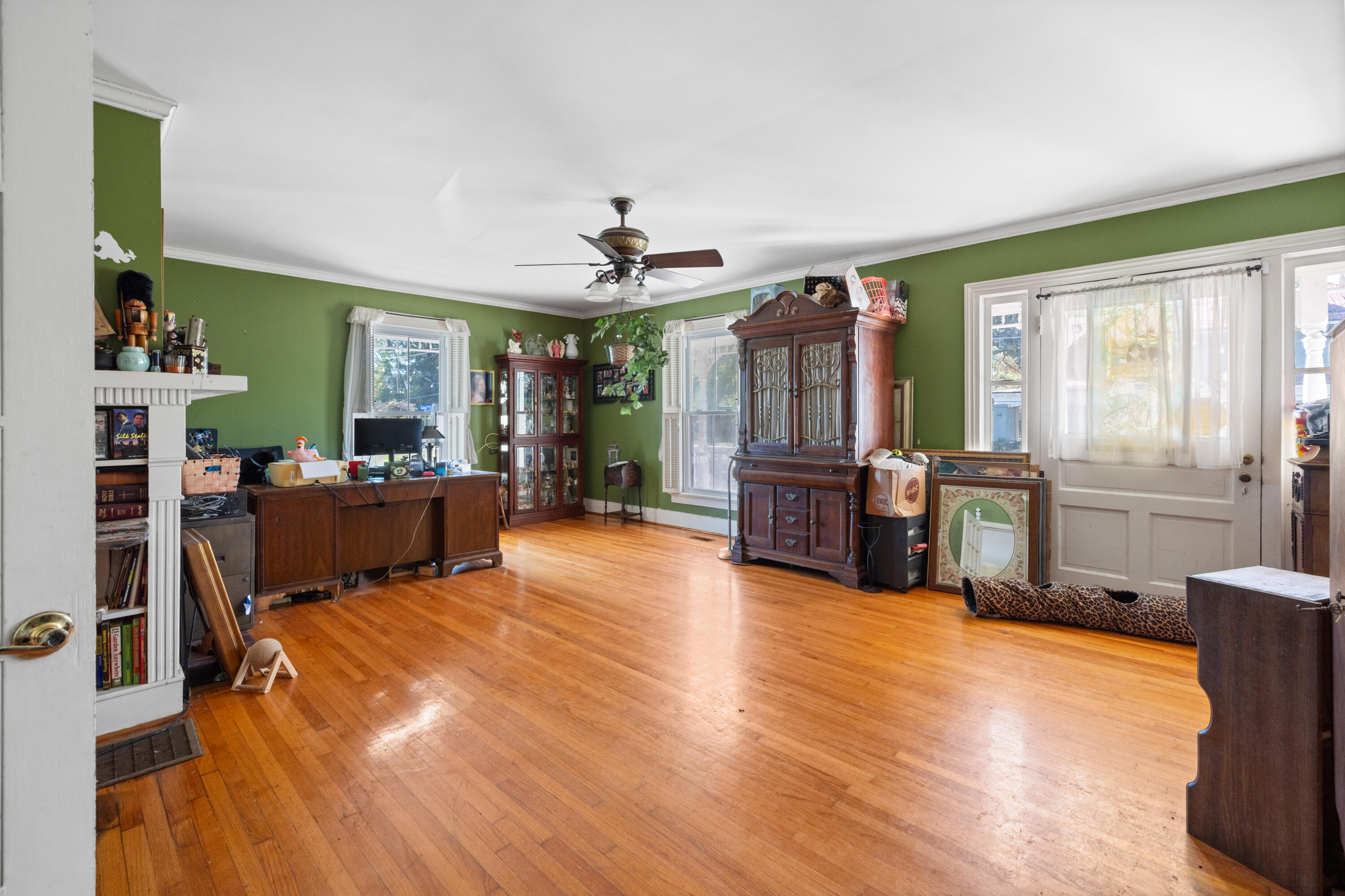 894 W 7th Street, Fairfax