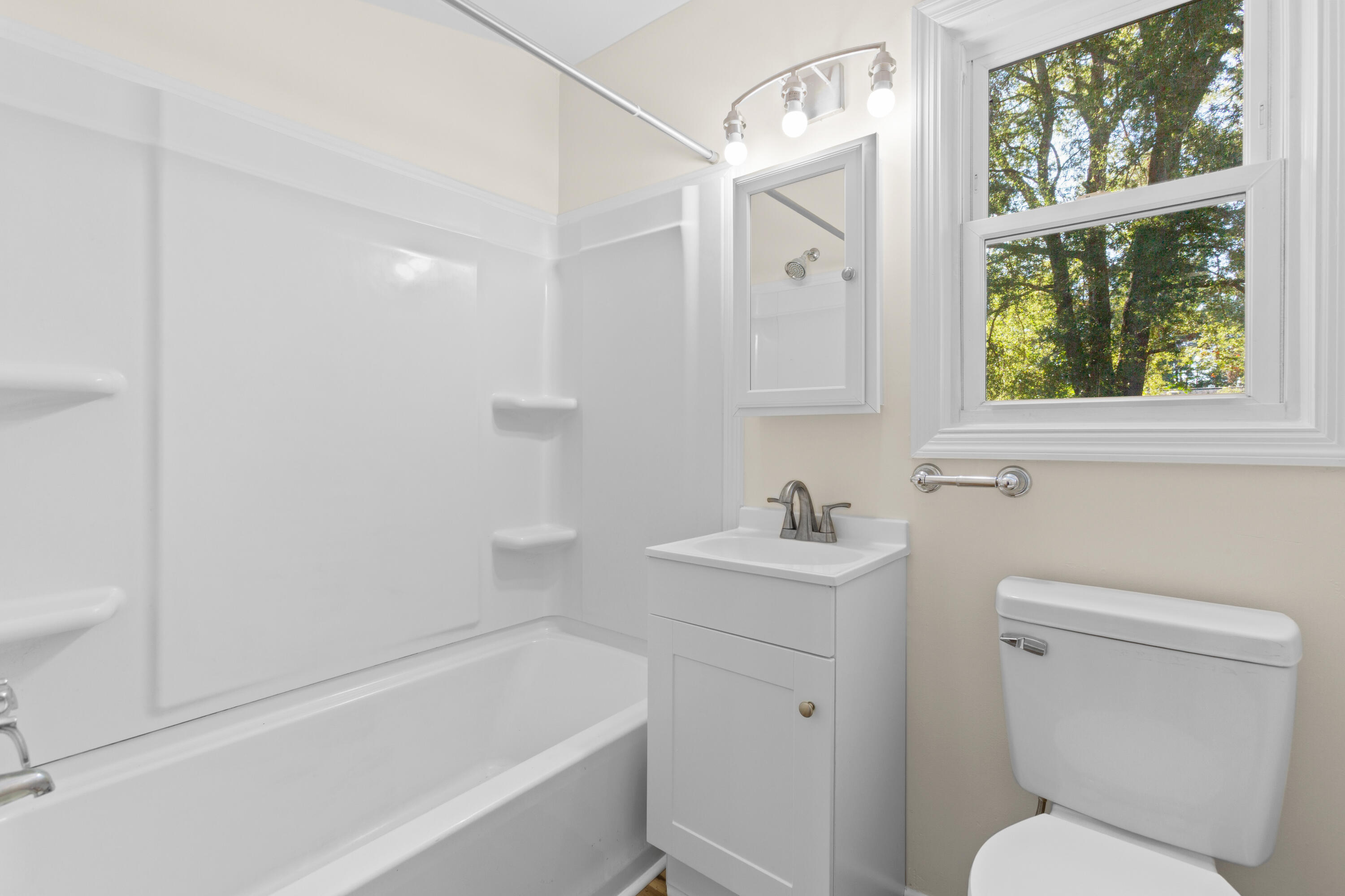 435 Anita Drive, Goose Creek