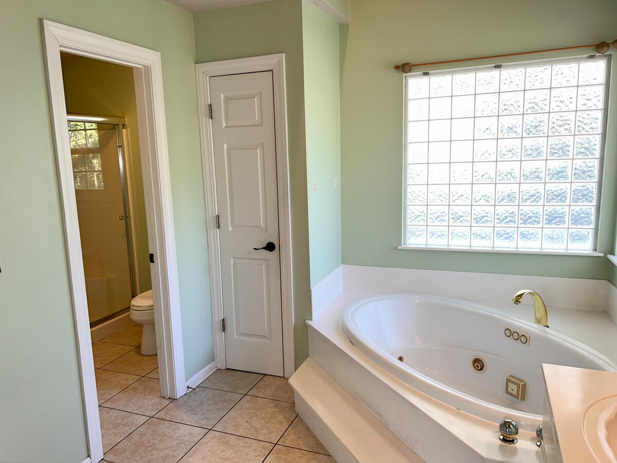 100 Sutton Lane, Goose Creek