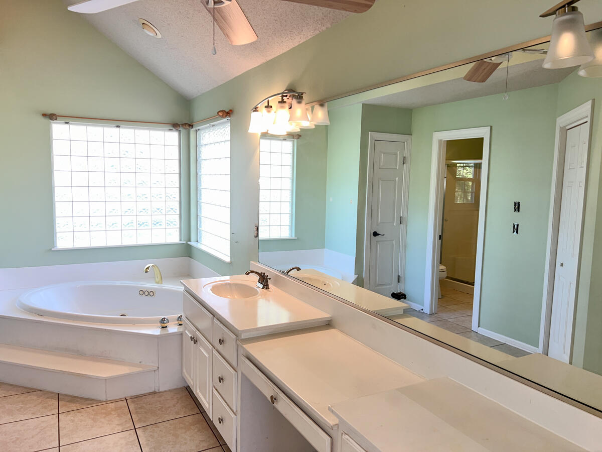 100 Sutton Lane, Goose Creek