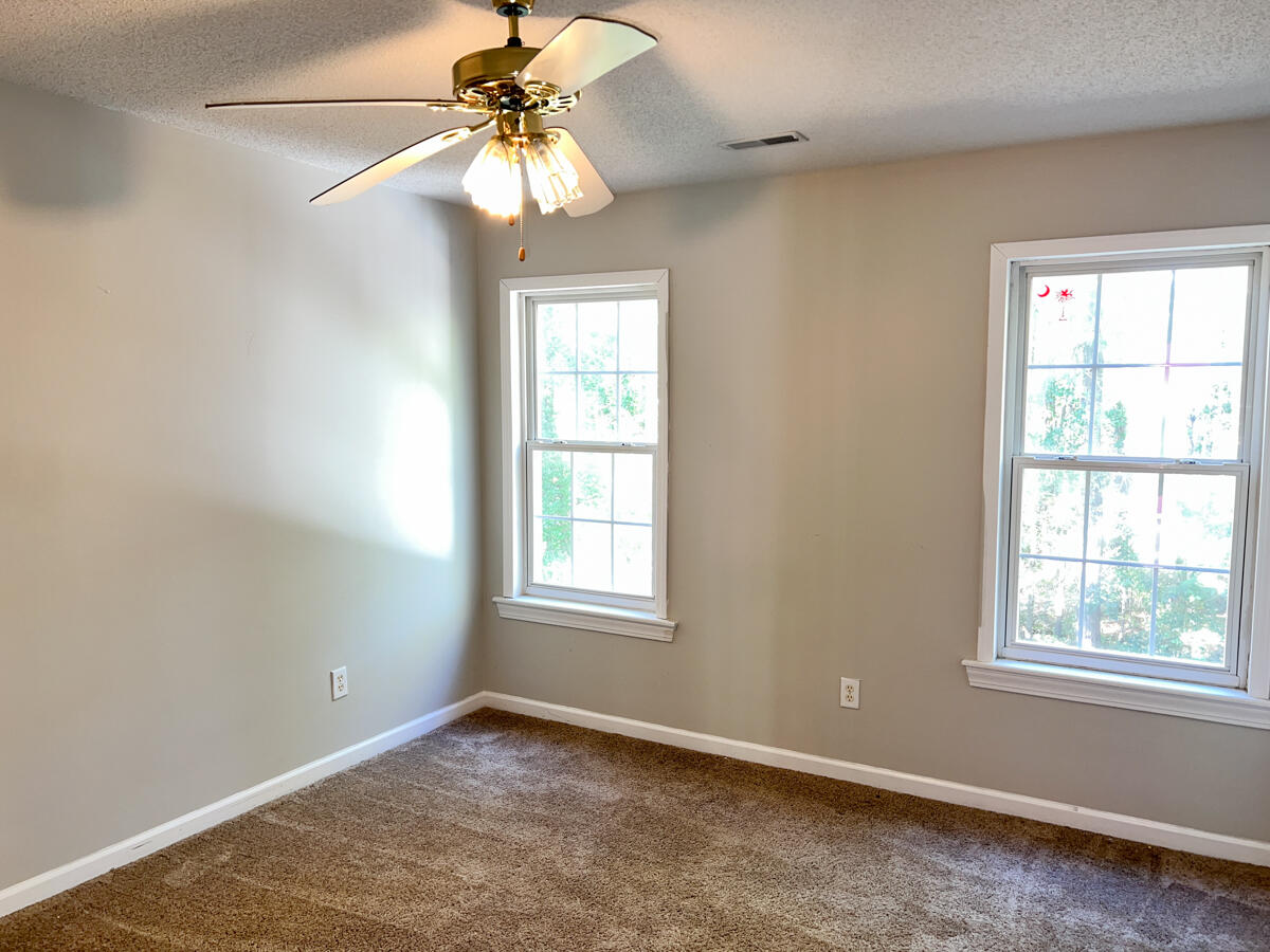 100 Sutton Lane, Goose Creek