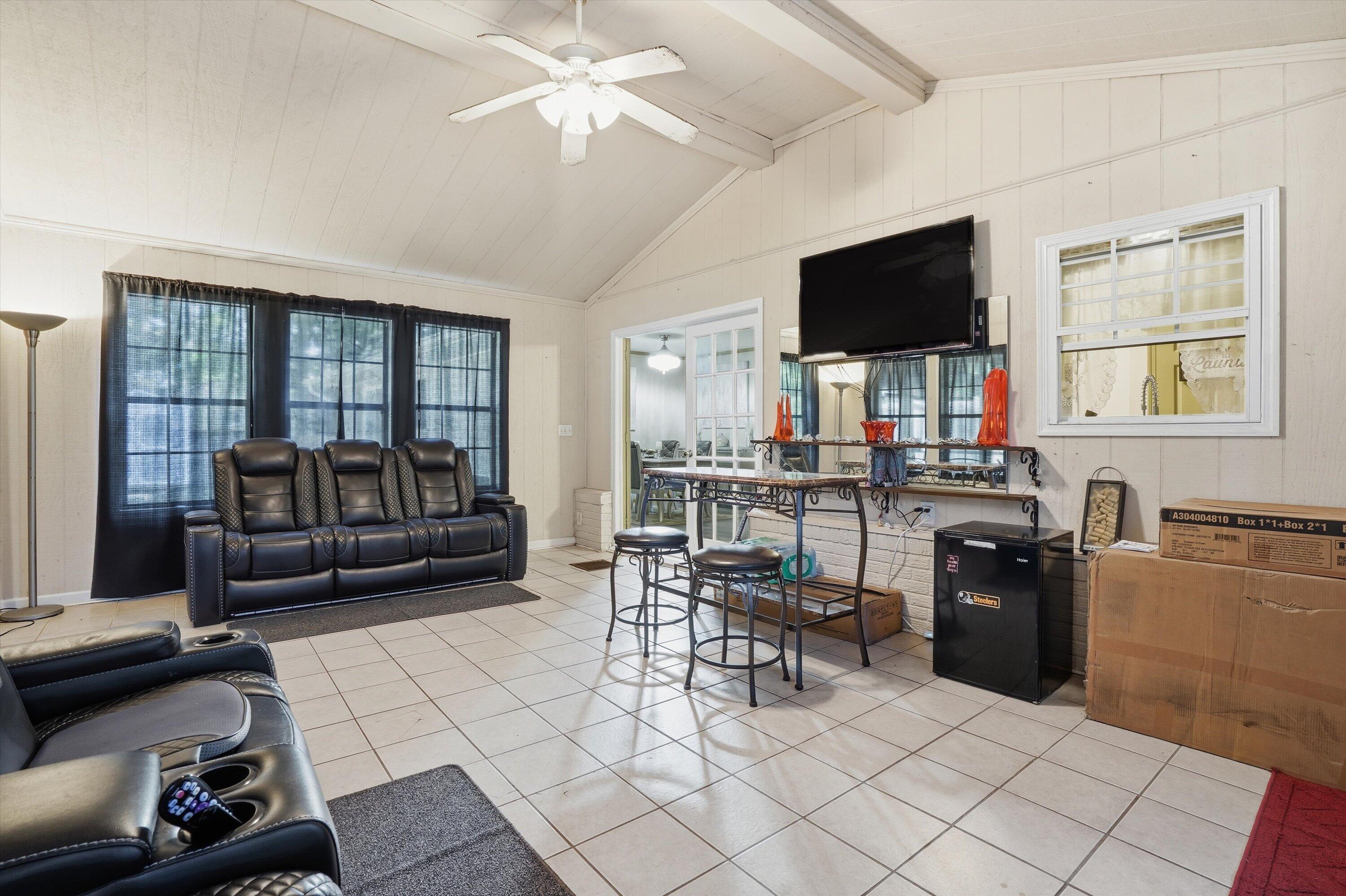 1732 Elm Road, Charleston