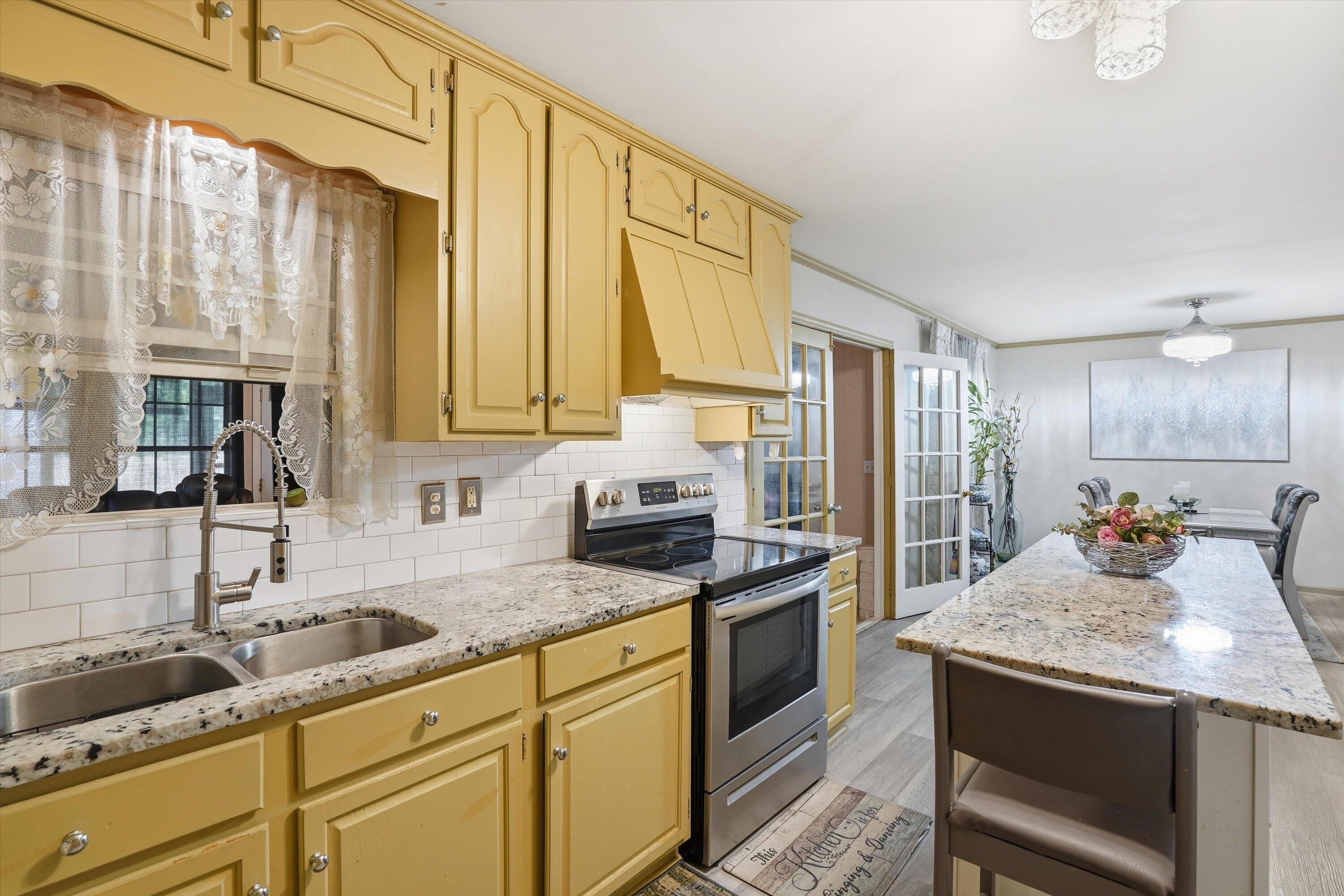 1732 Elm Road, Charleston