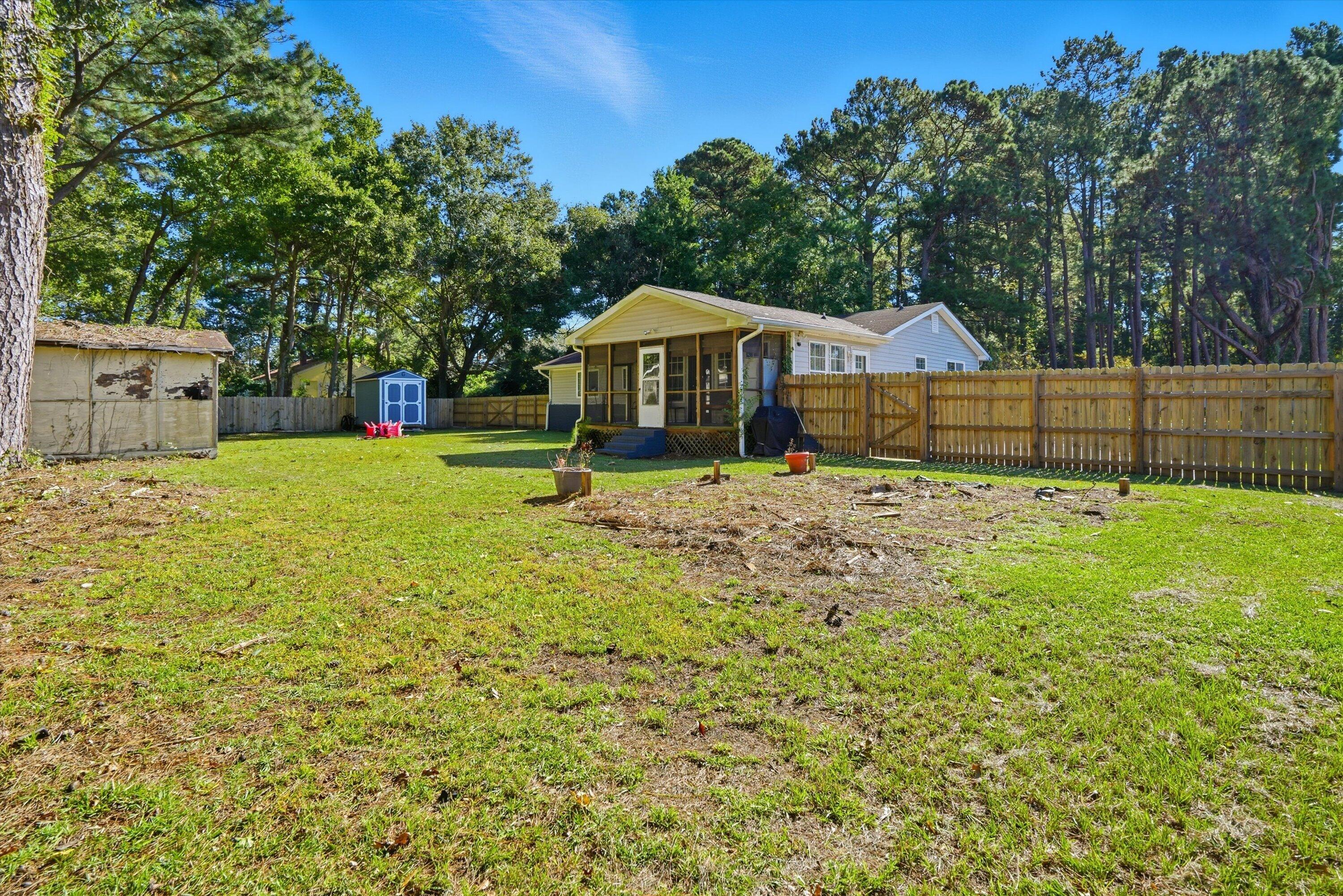 1732 Elm Road, Charleston