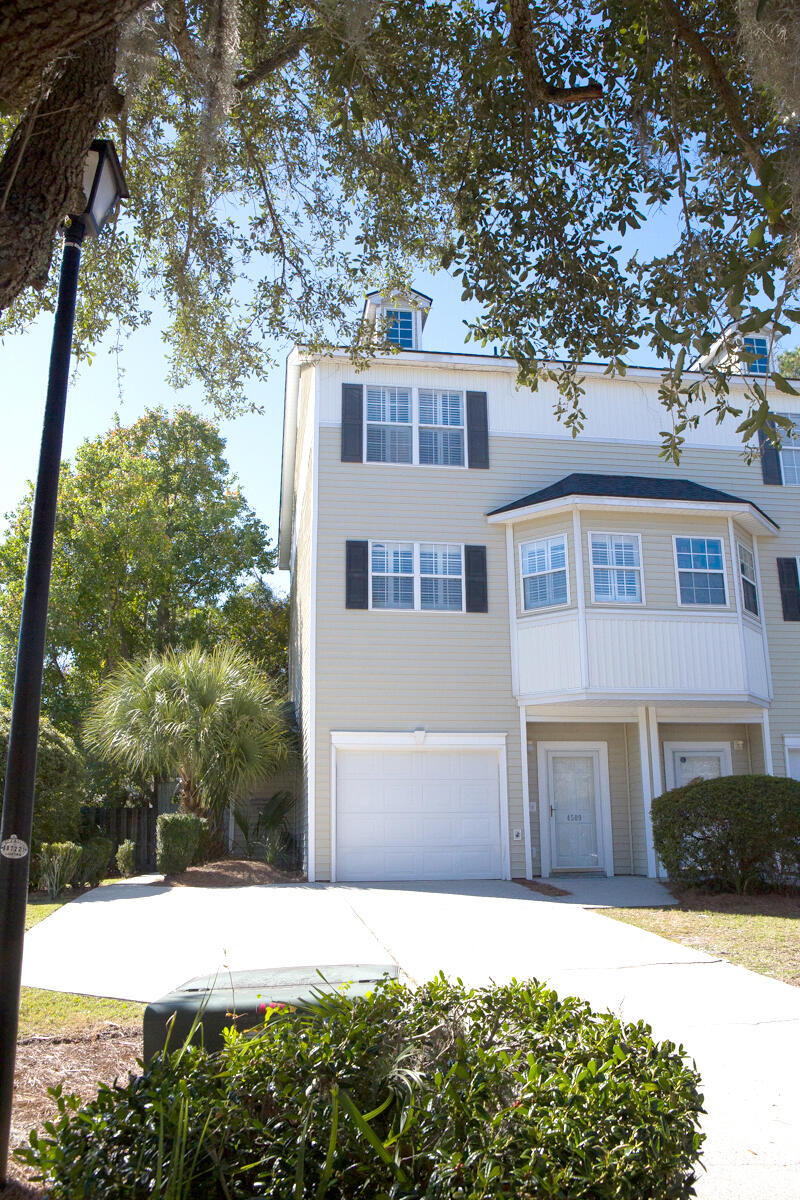 4509 Great Oak Drive