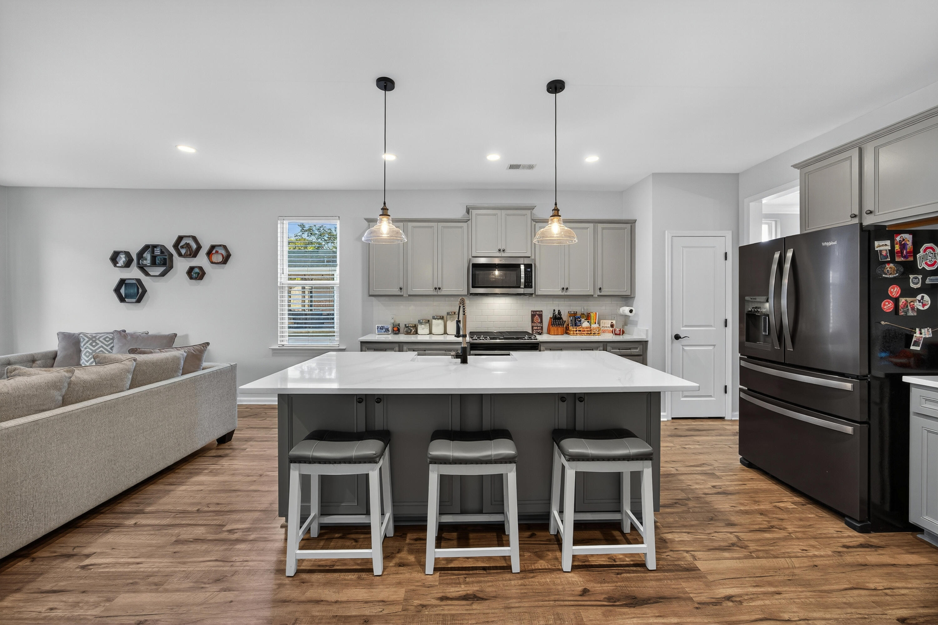 2220 Kemmerlin Street