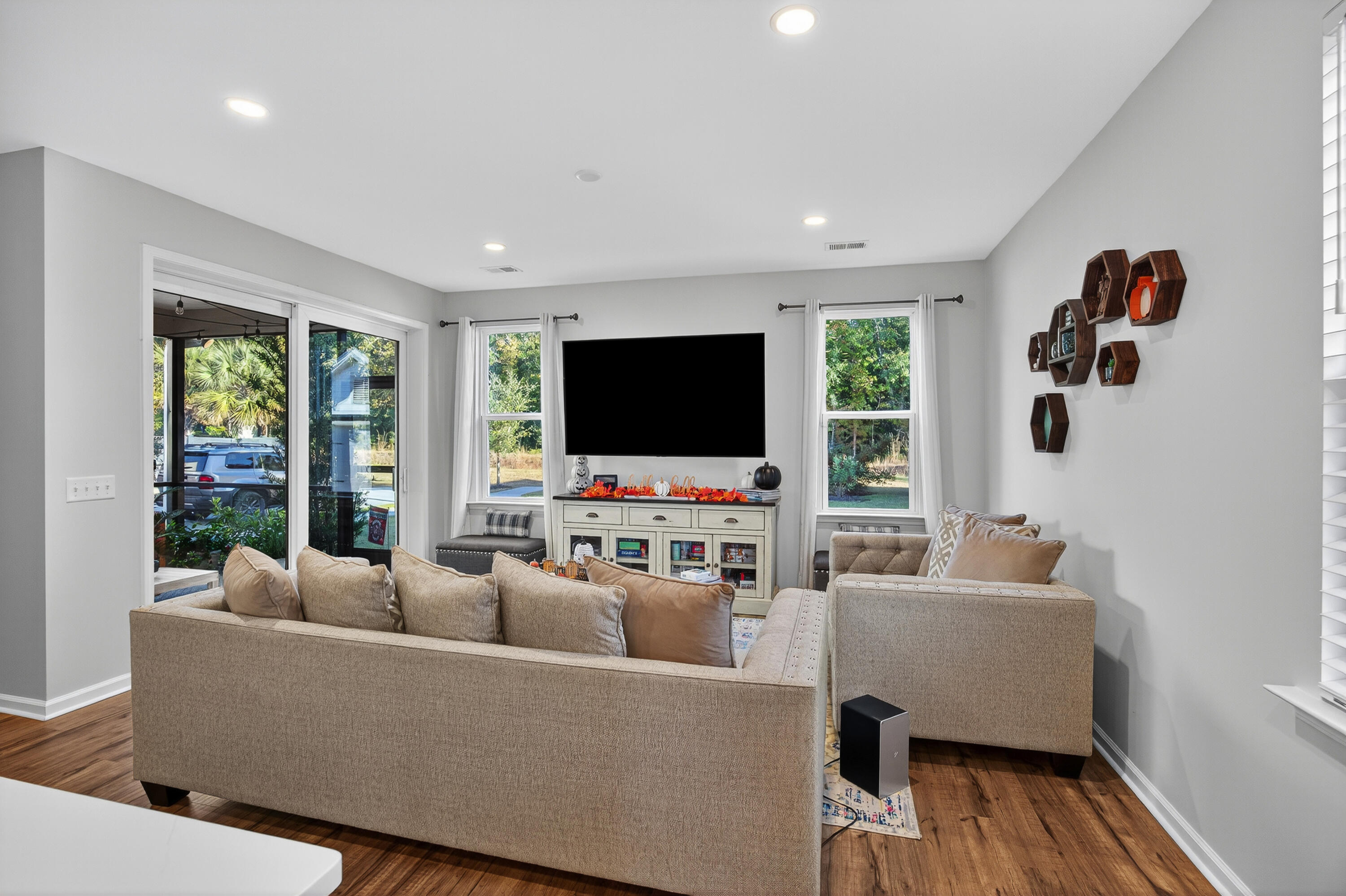 2220 Kemmerlin Street