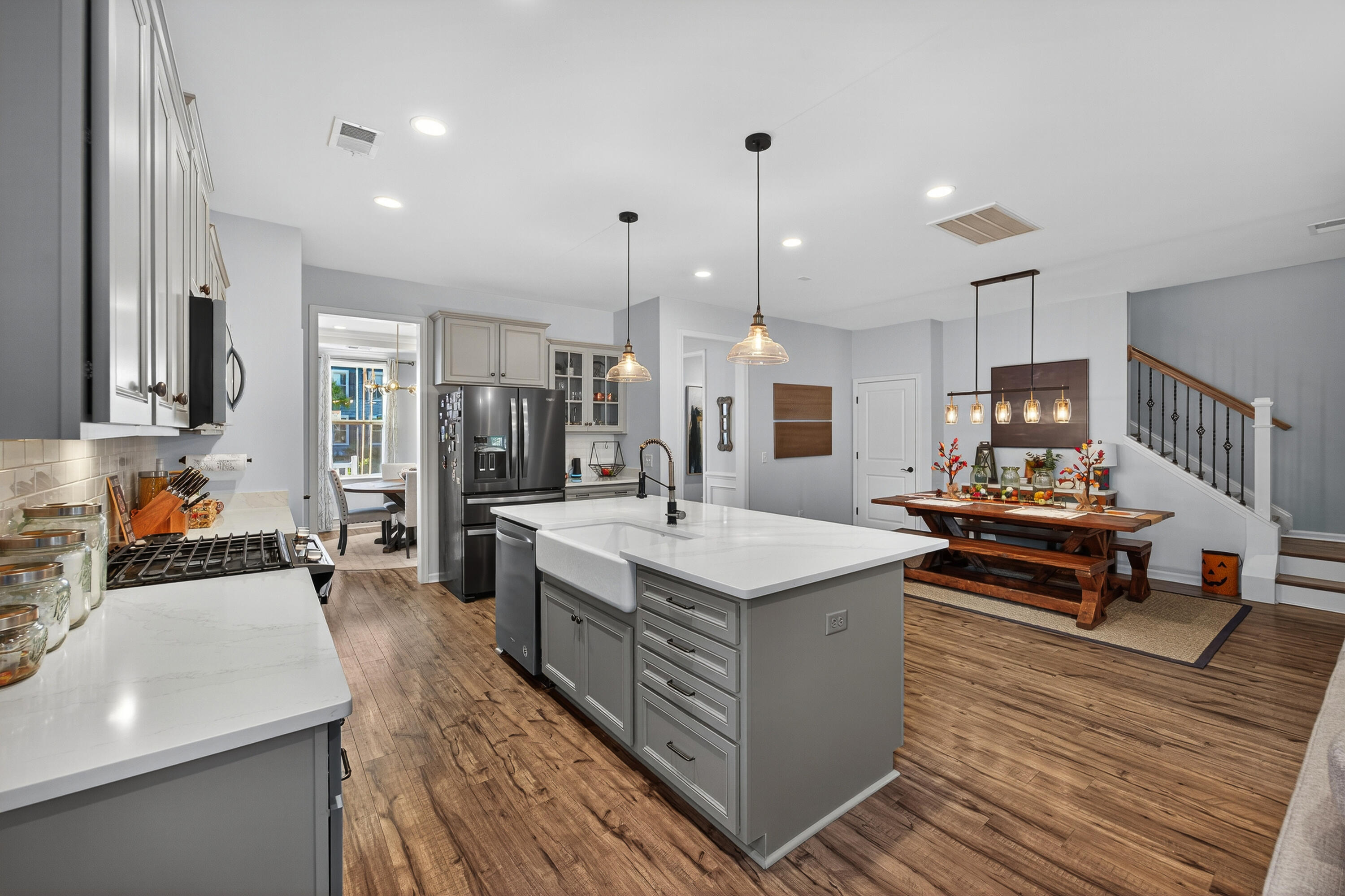 2220 Kemmerlin Street