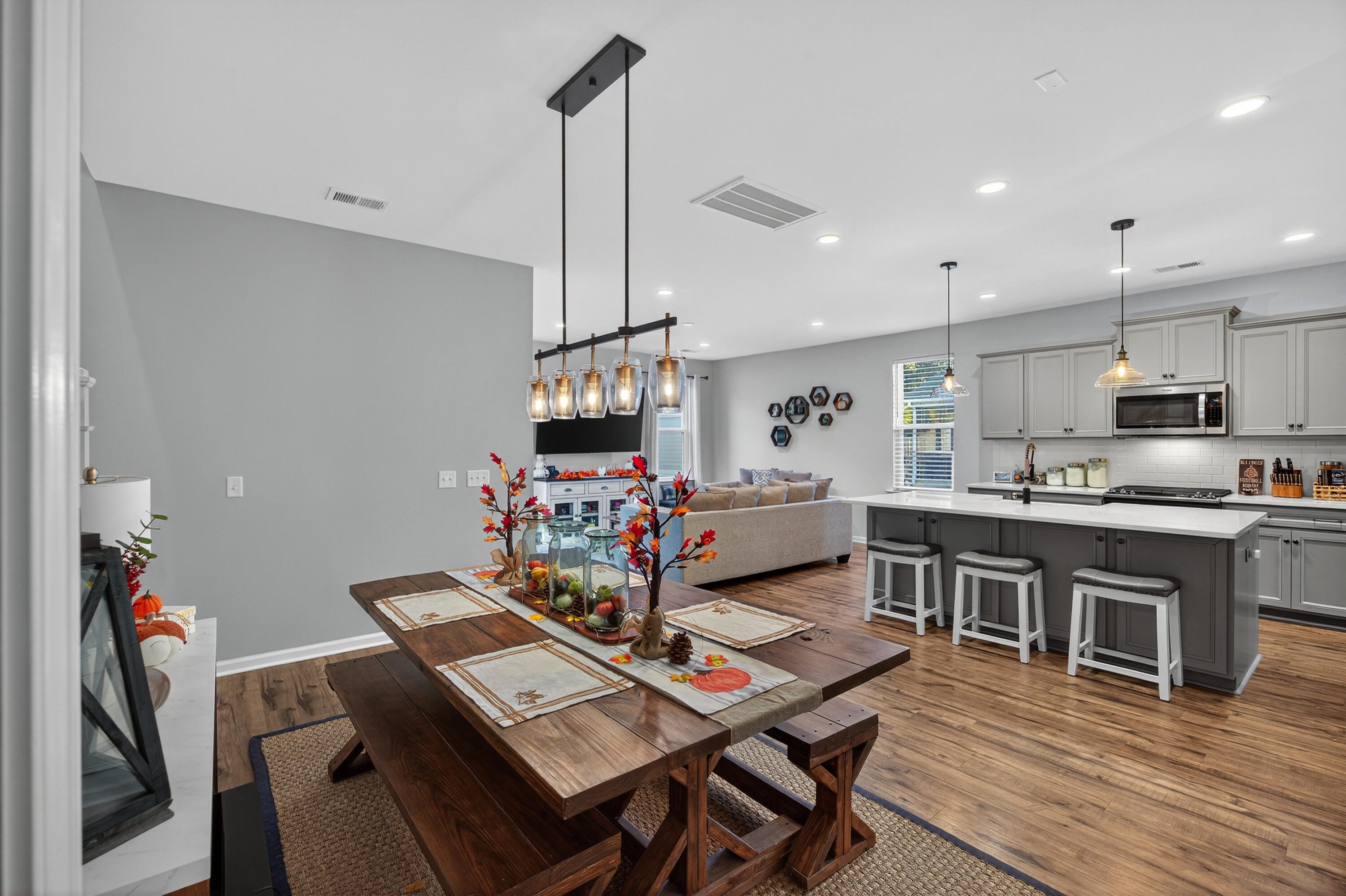 2220 Kemmerlin Street