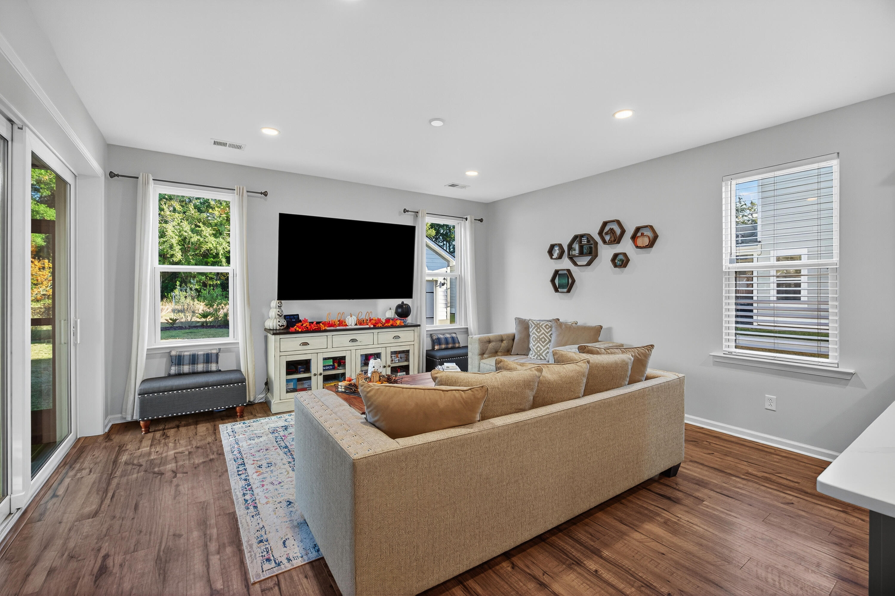 2220 Kemmerlin Street