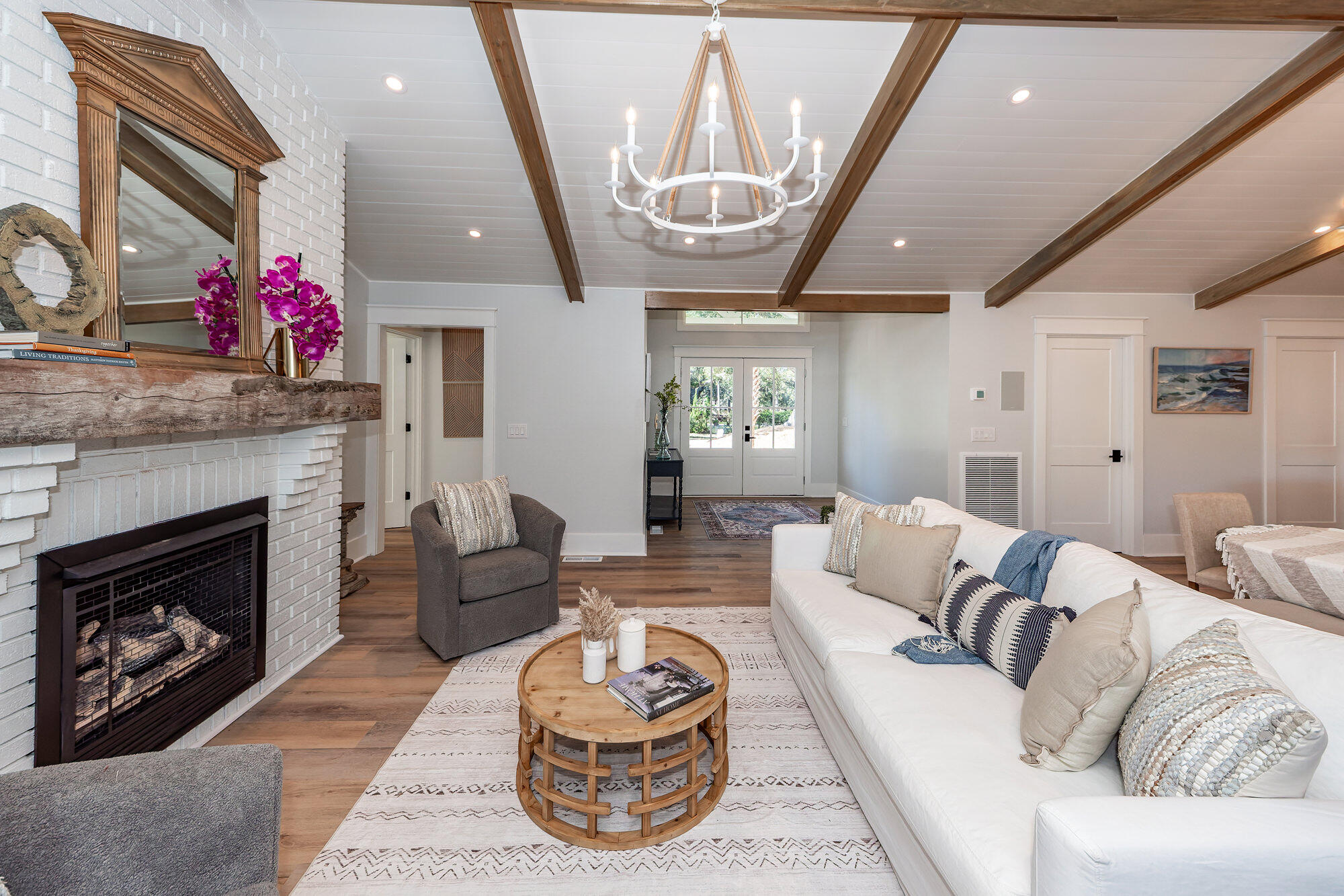 2404 Waterway Boulevard