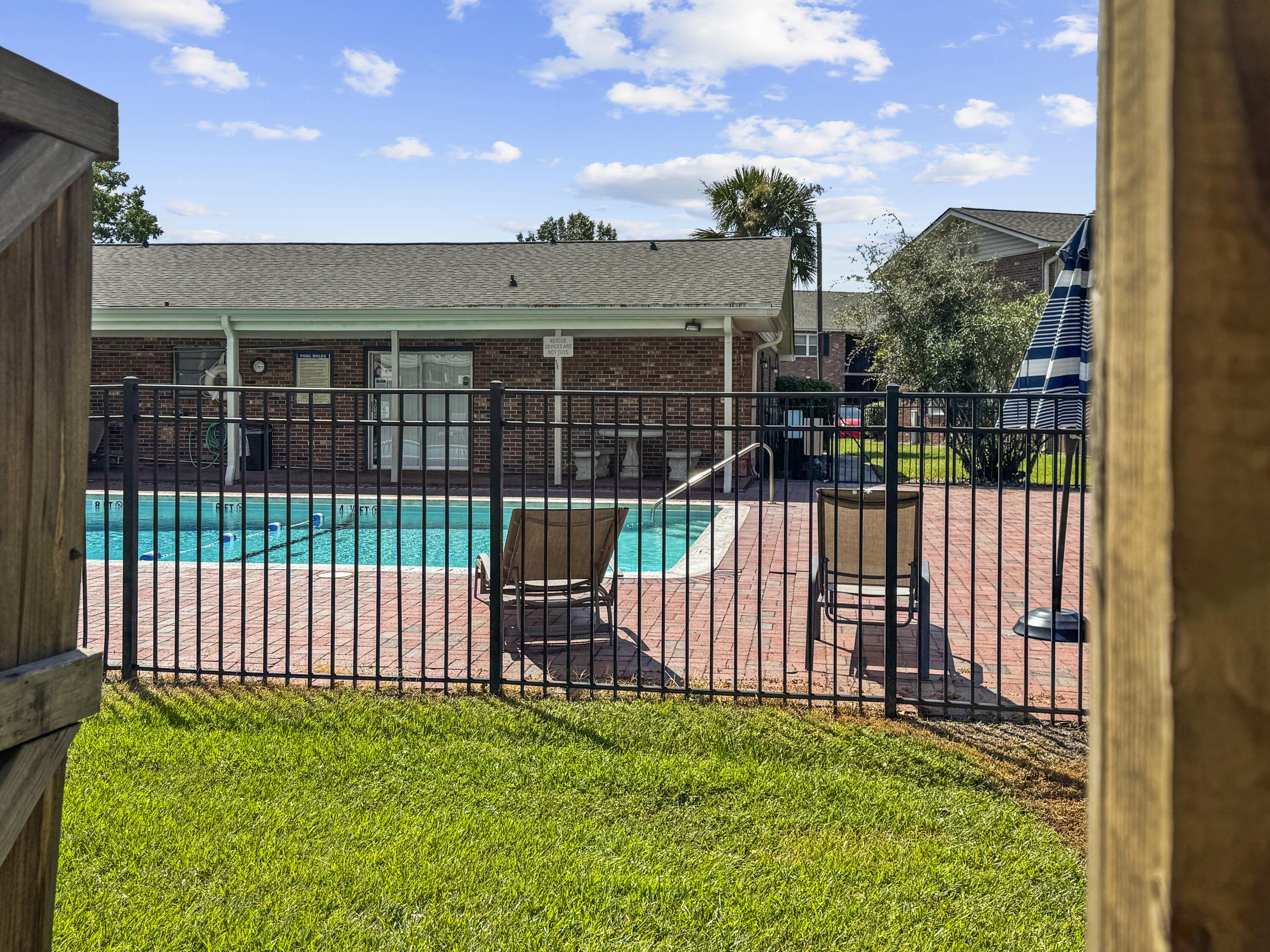 415 Parkdale Drive # 9e