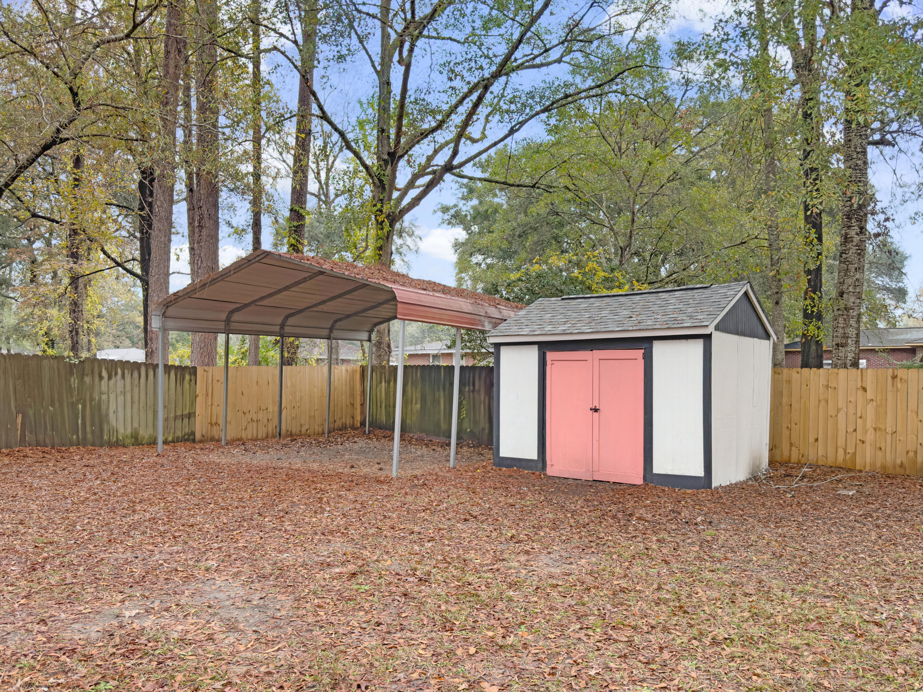 2632 Ridgewood Avenue