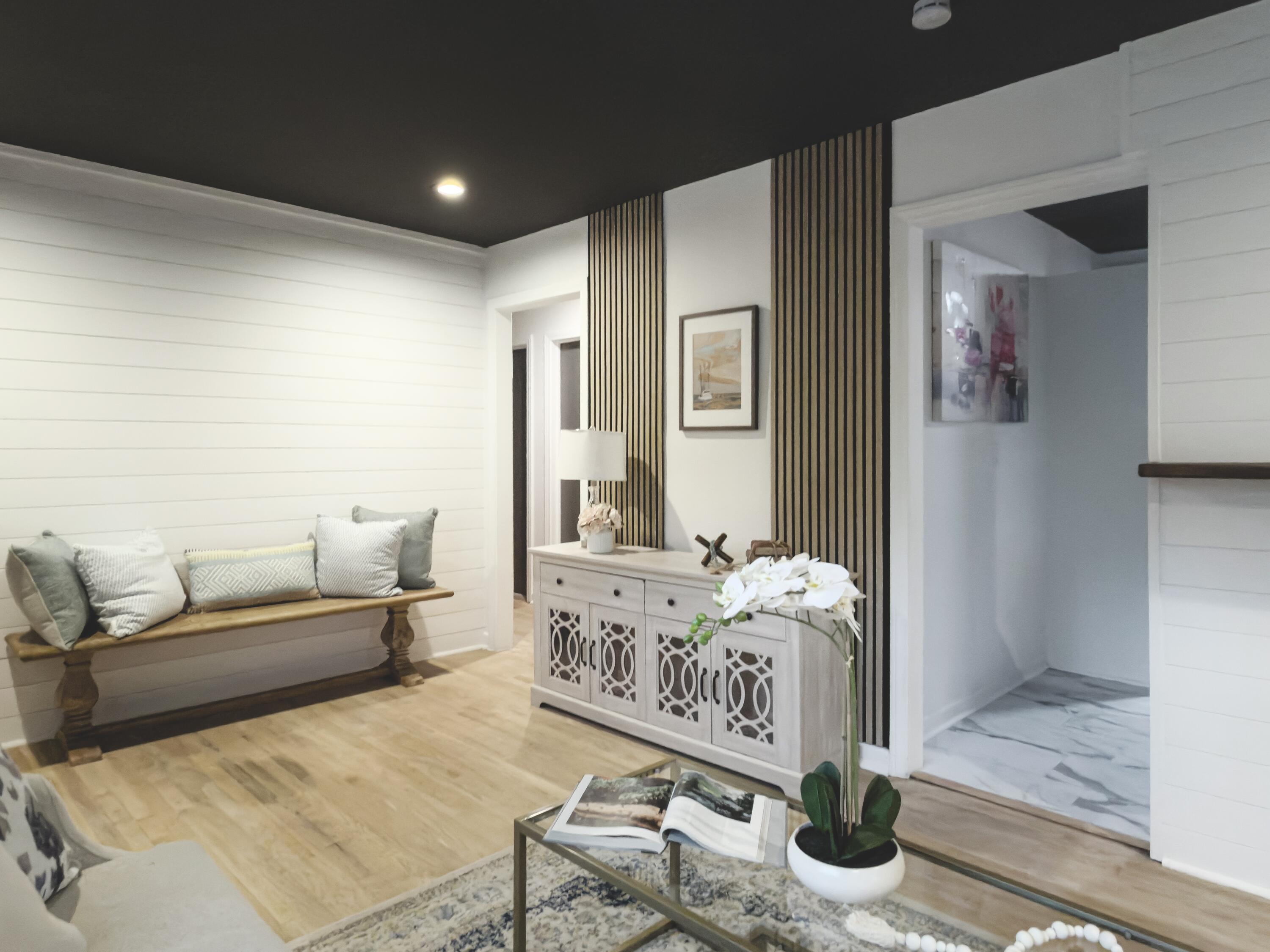 2632 Ridgewood Avenue