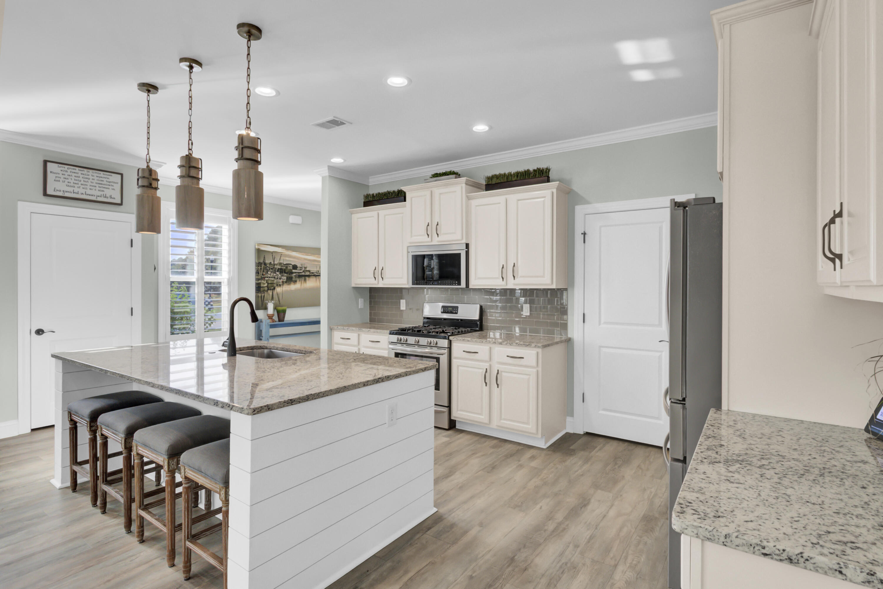 1604 Mermentau Street