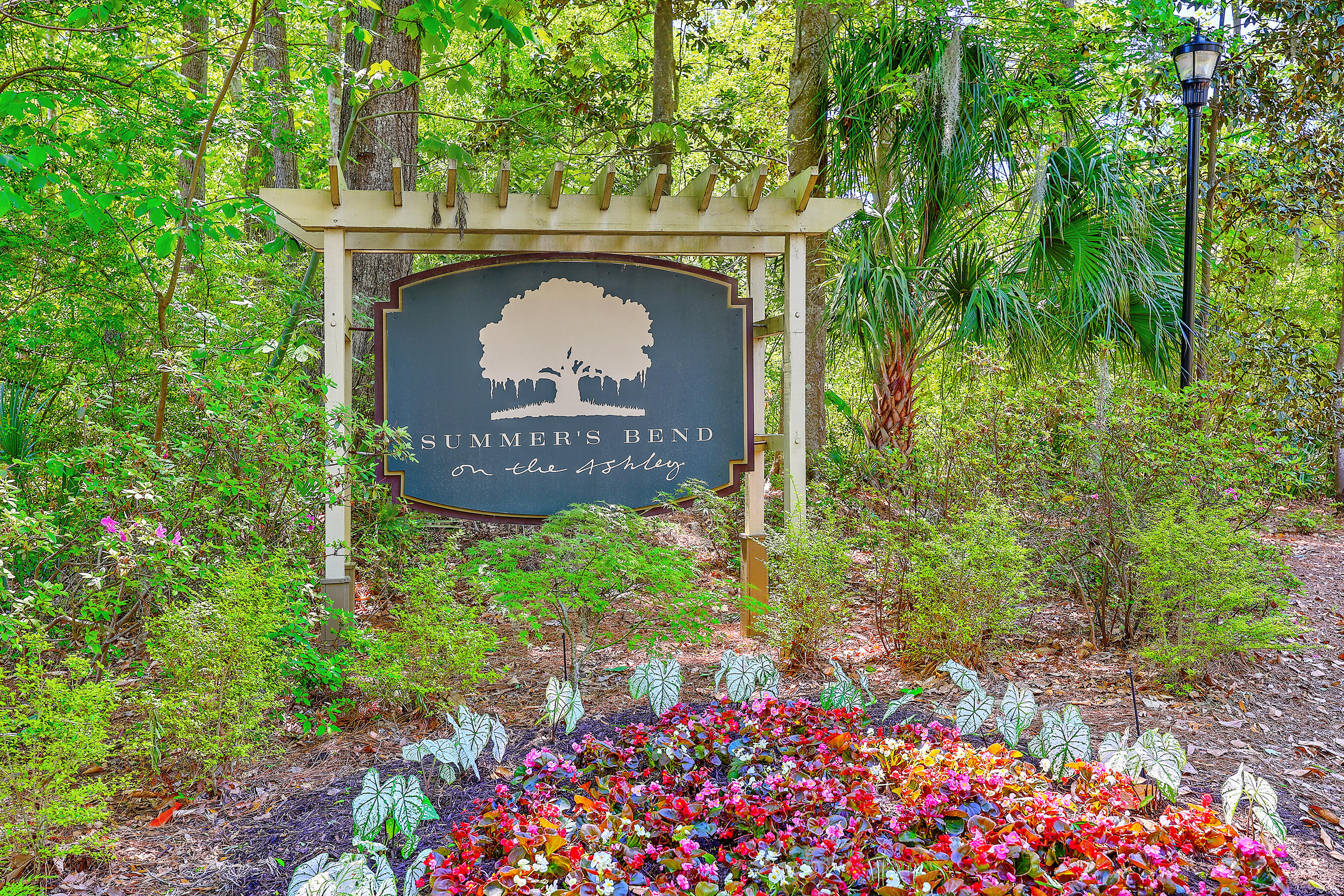 5519 Colonial Chatsworth Circle