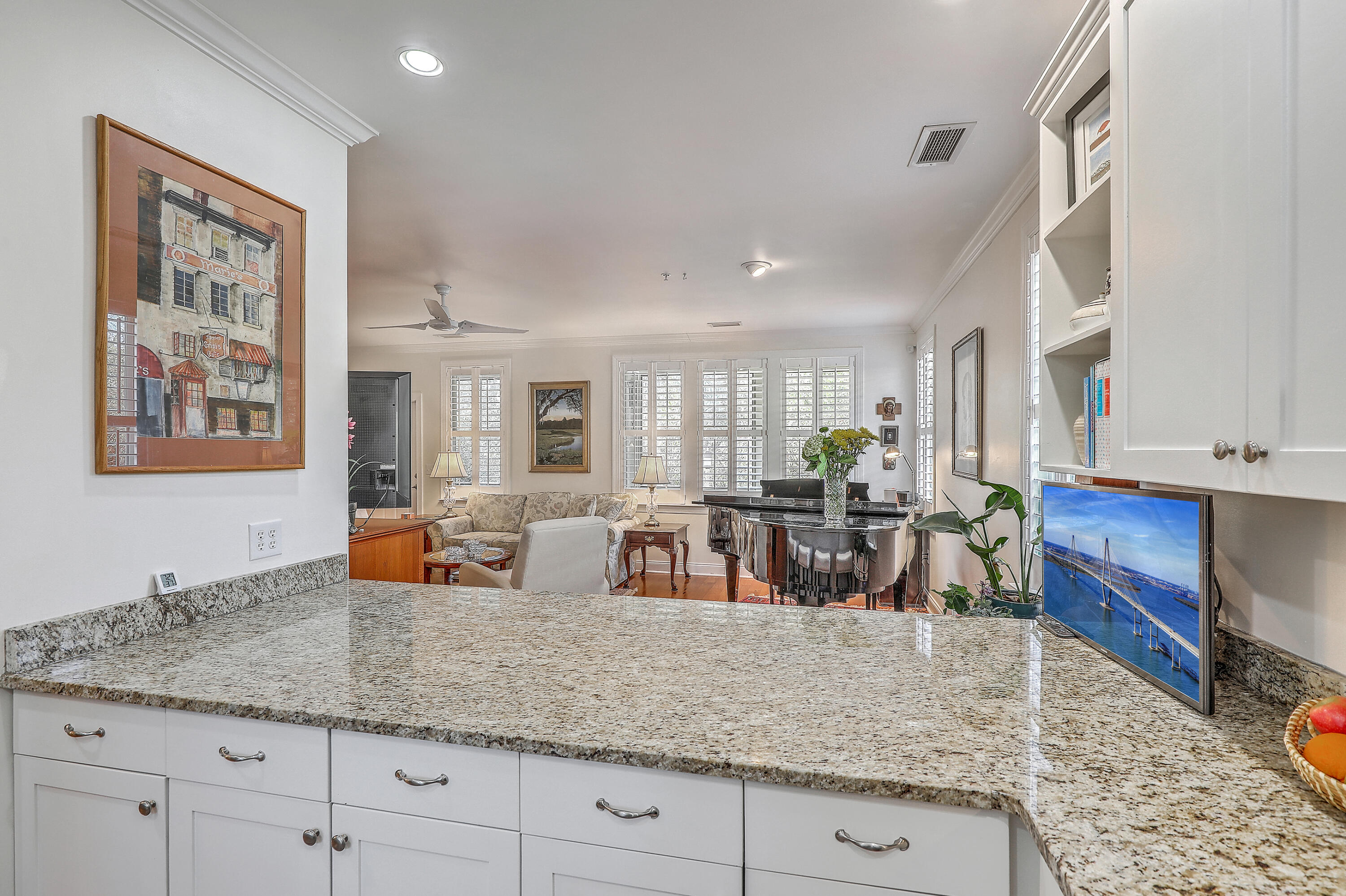 5519 Colonial Chatsworth Circle