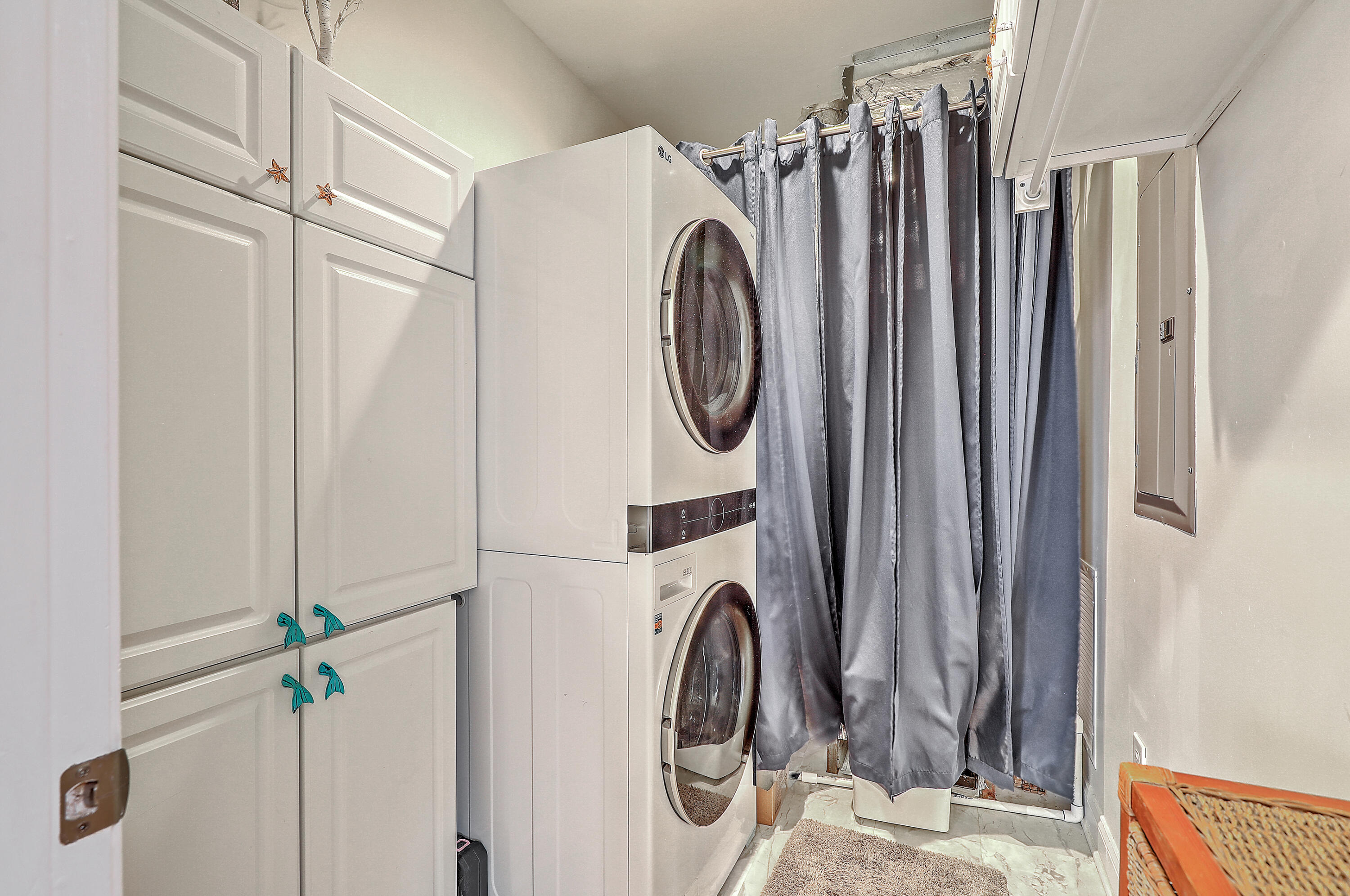 5519 Colonial Chatsworth Circle