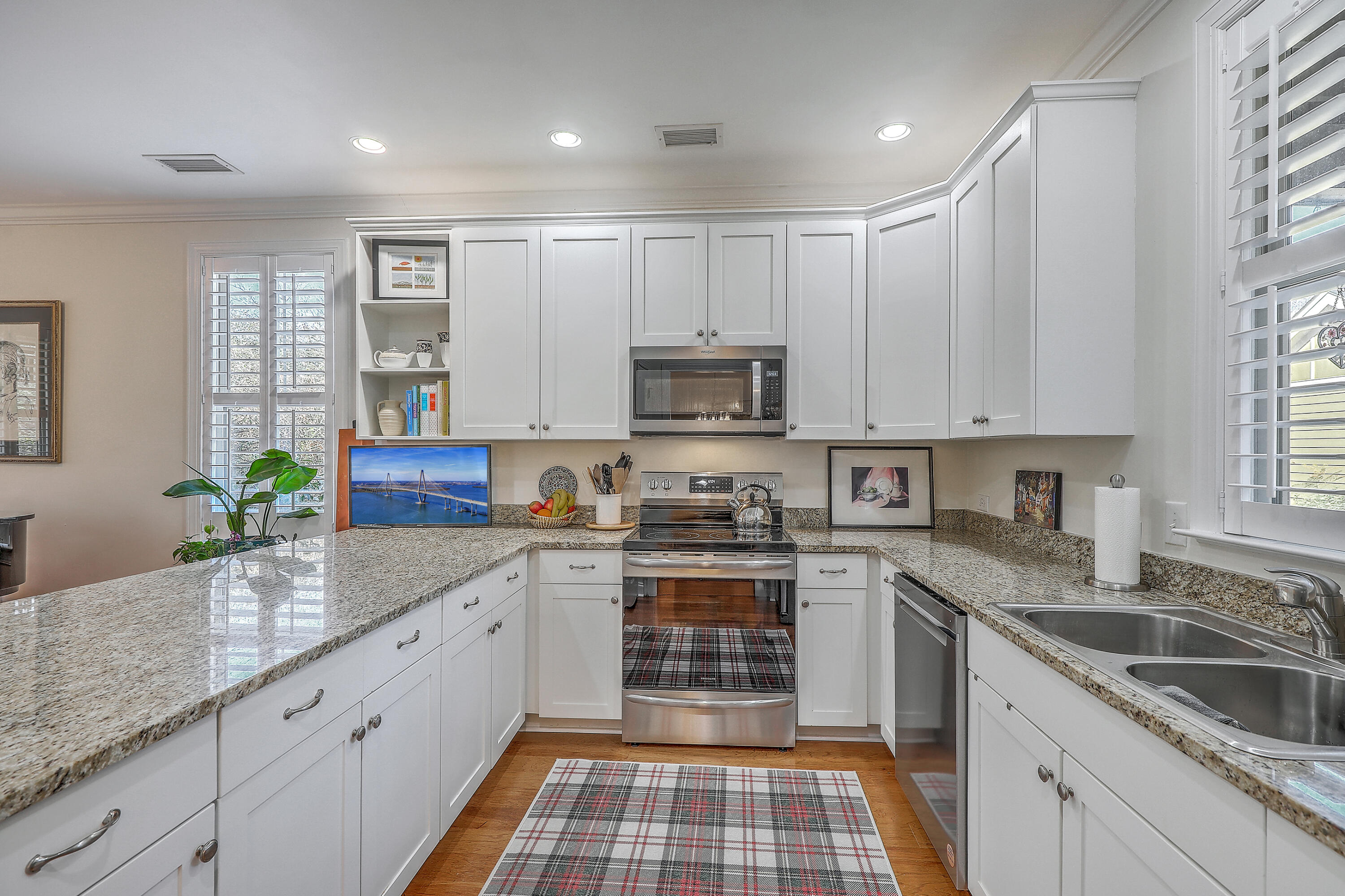 5519 Colonial Chatsworth Circle