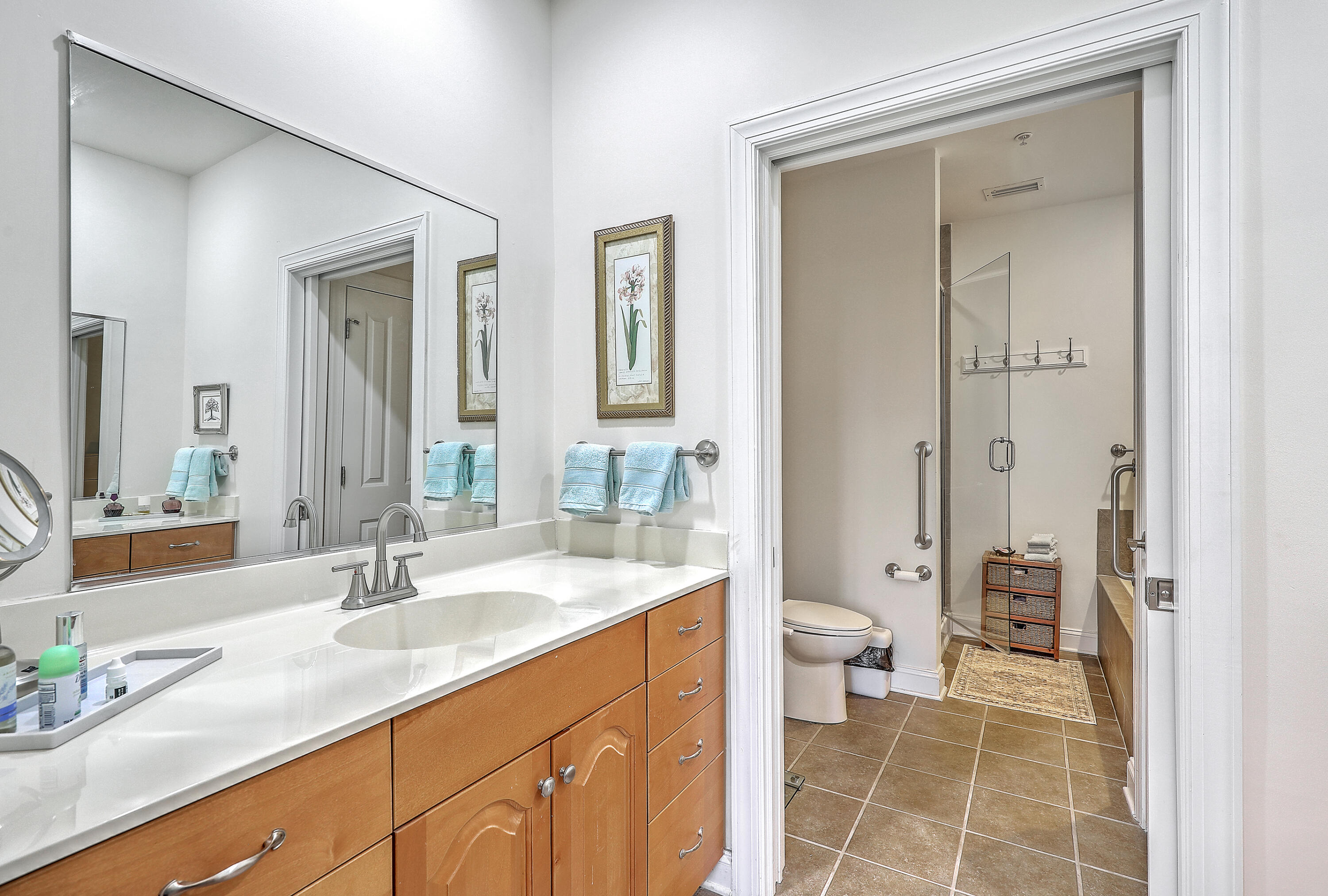 5519 Colonial Chatsworth Circle