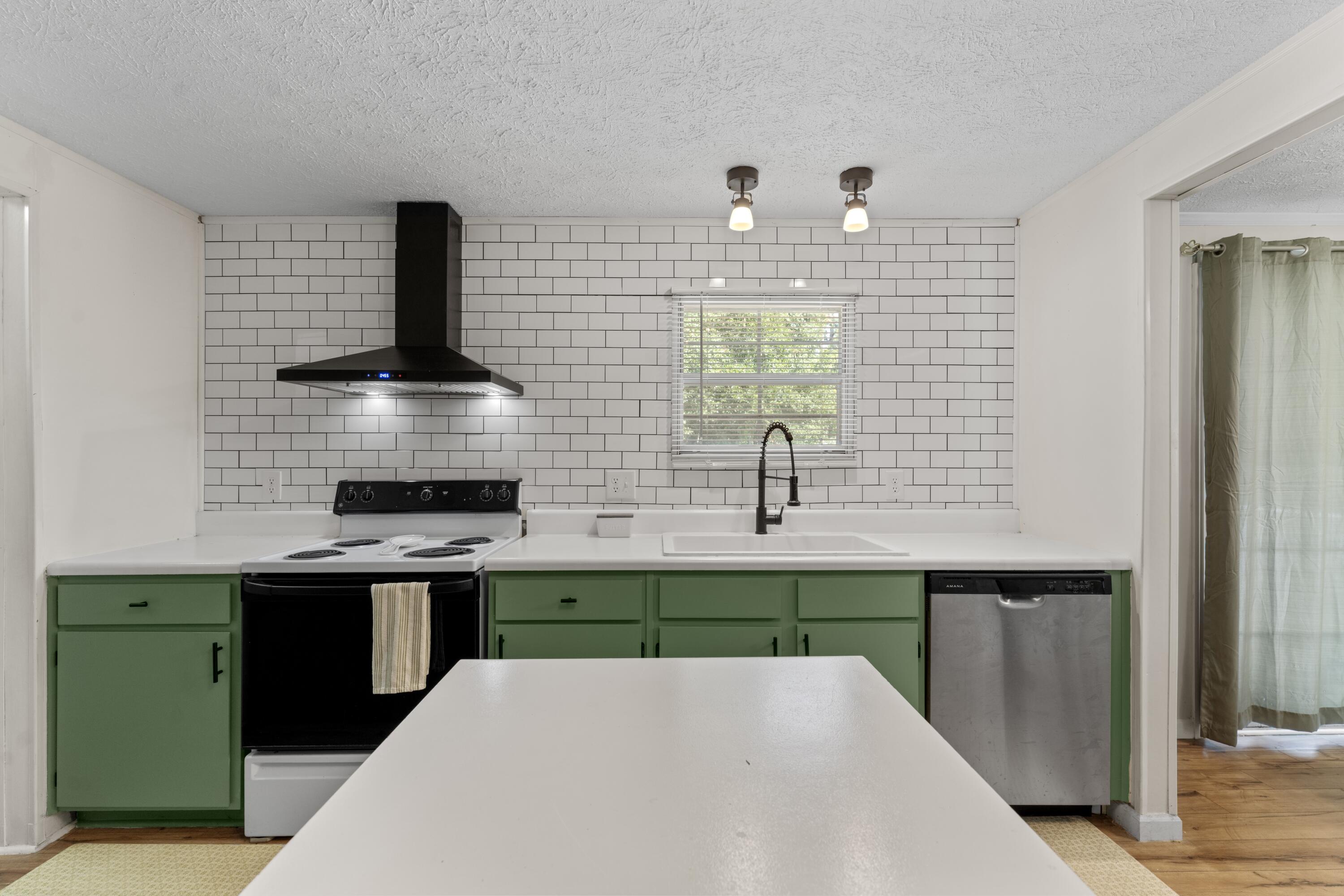 126 Fall Creek Boulevard