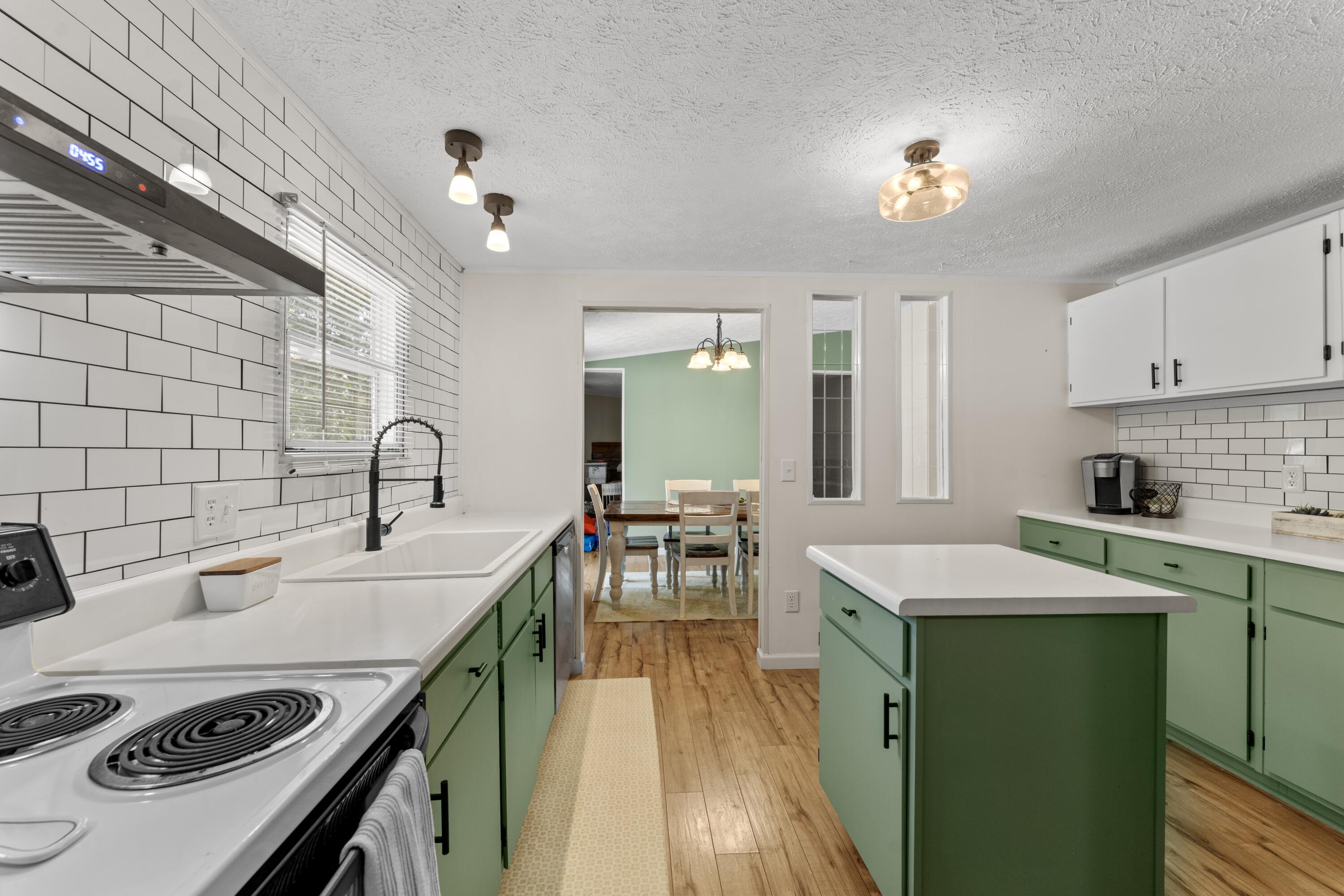 126 Fall Creek Boulevard