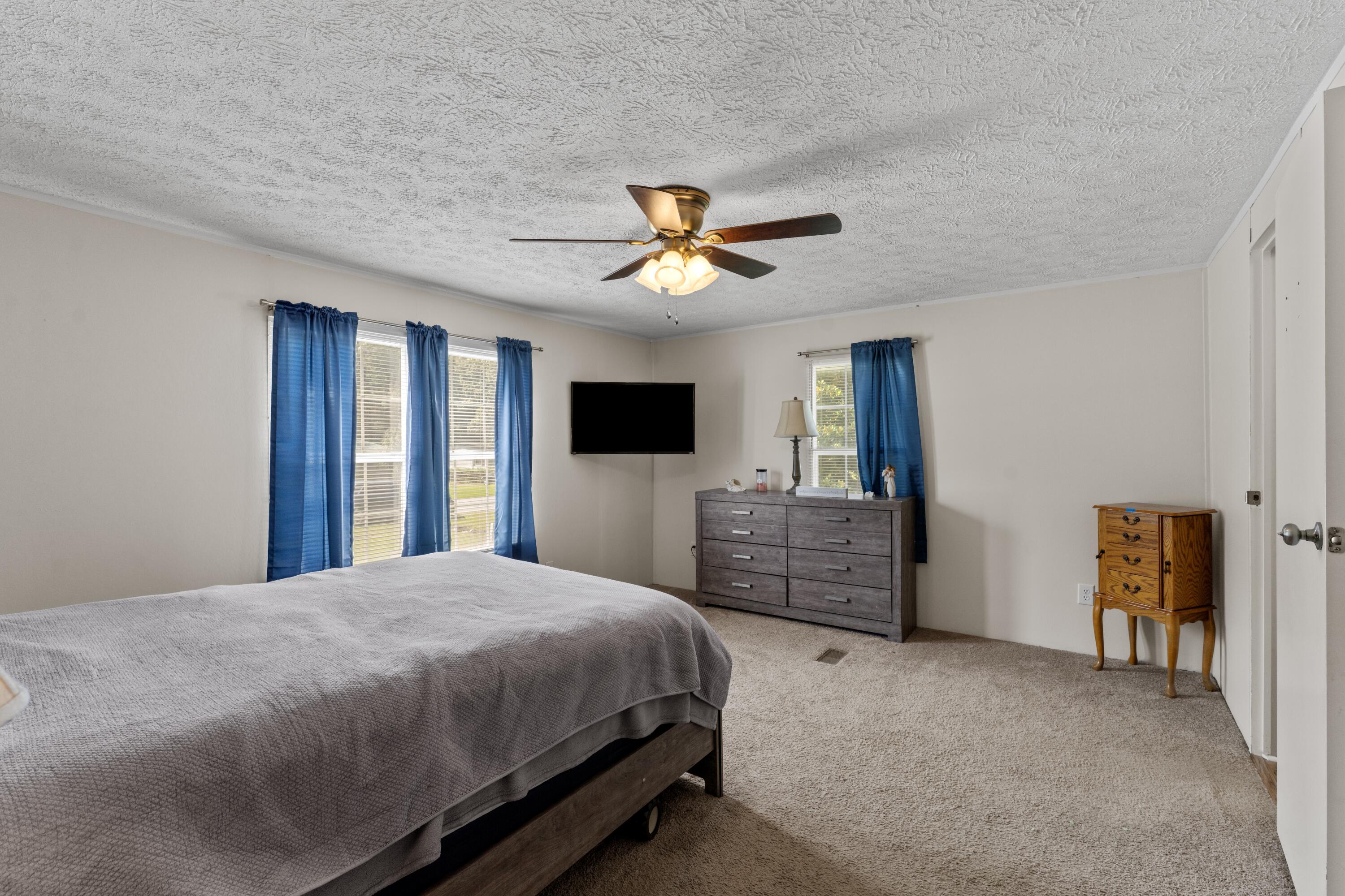 126 Fall Creek Boulevard