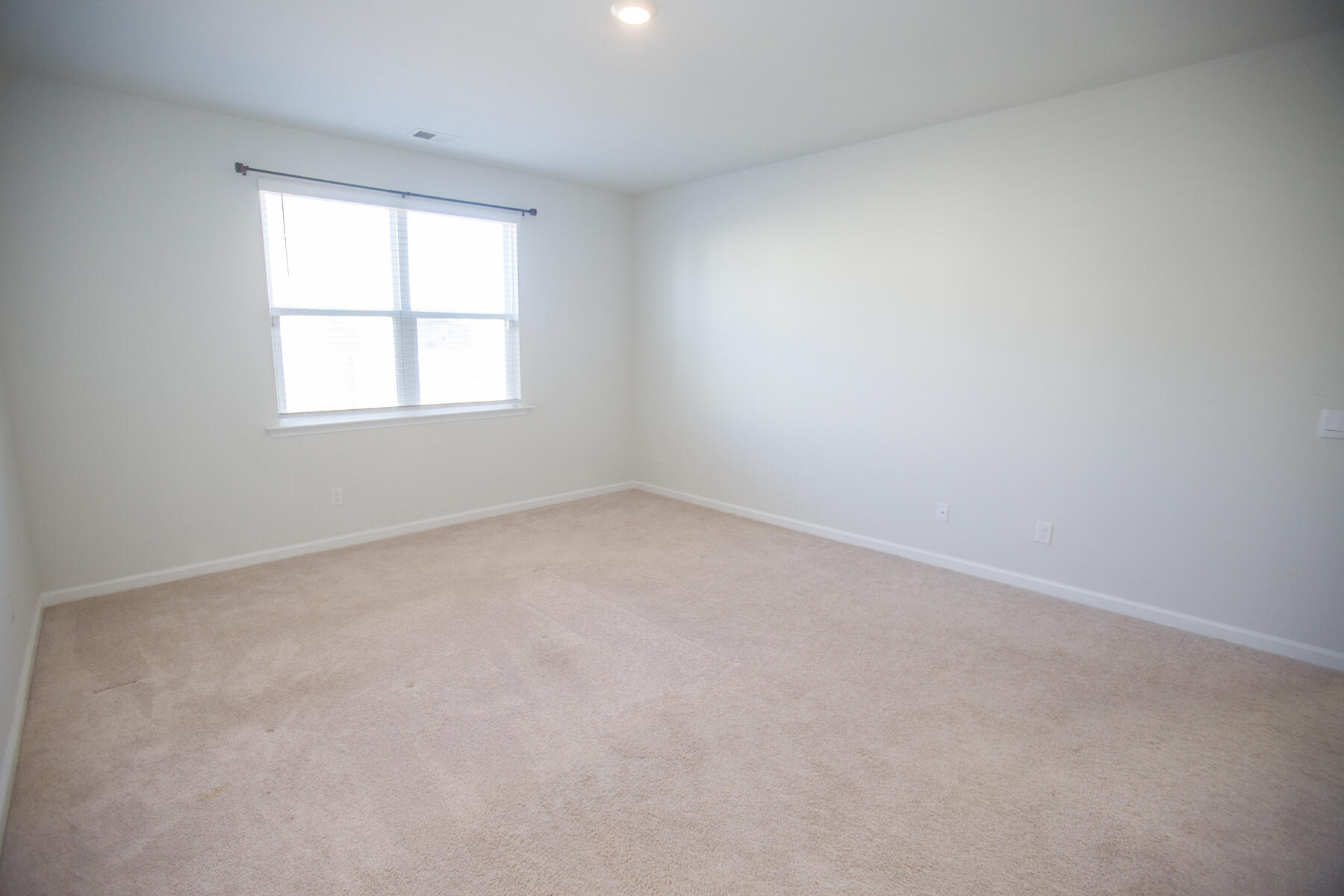 212 N Light Way