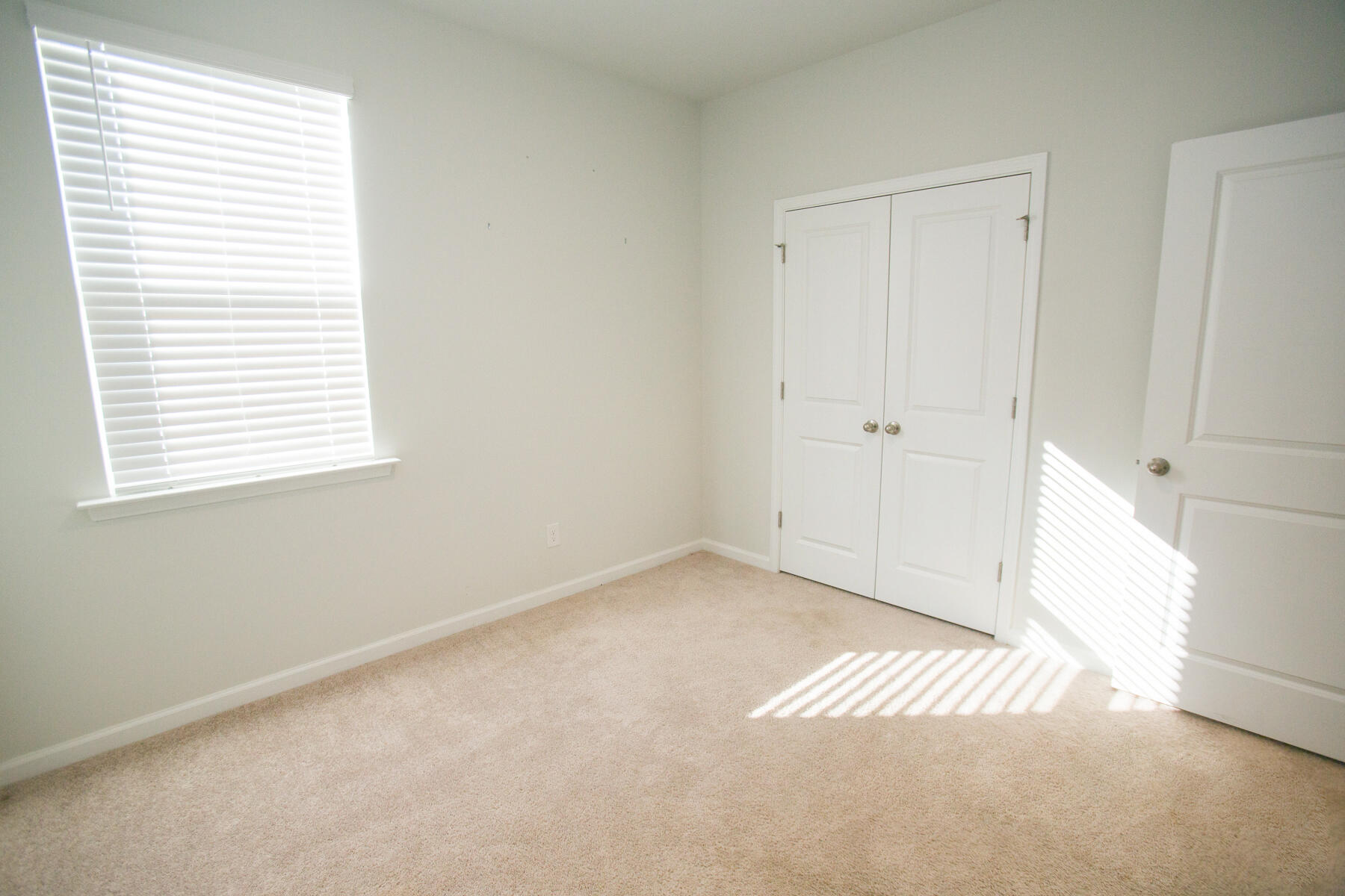 212 N Light Way