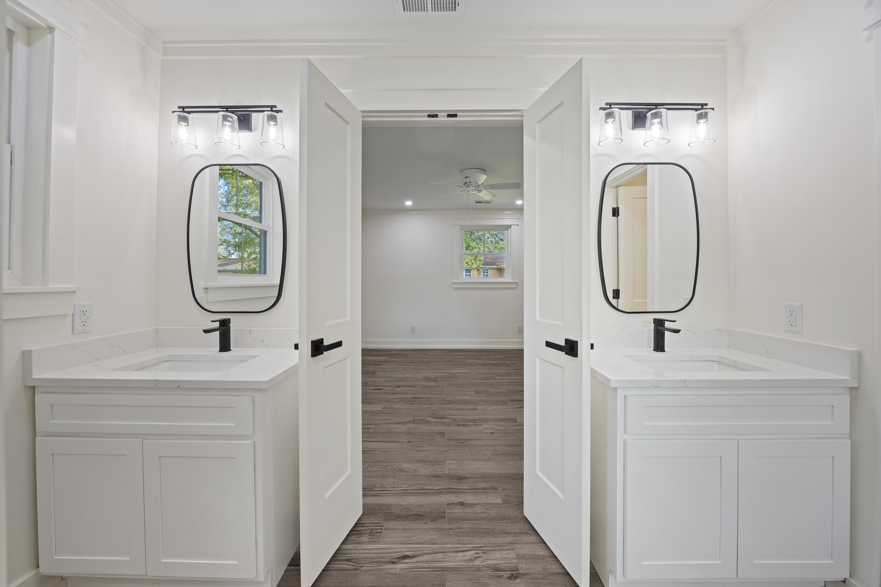 1328 Hermitage Avenue