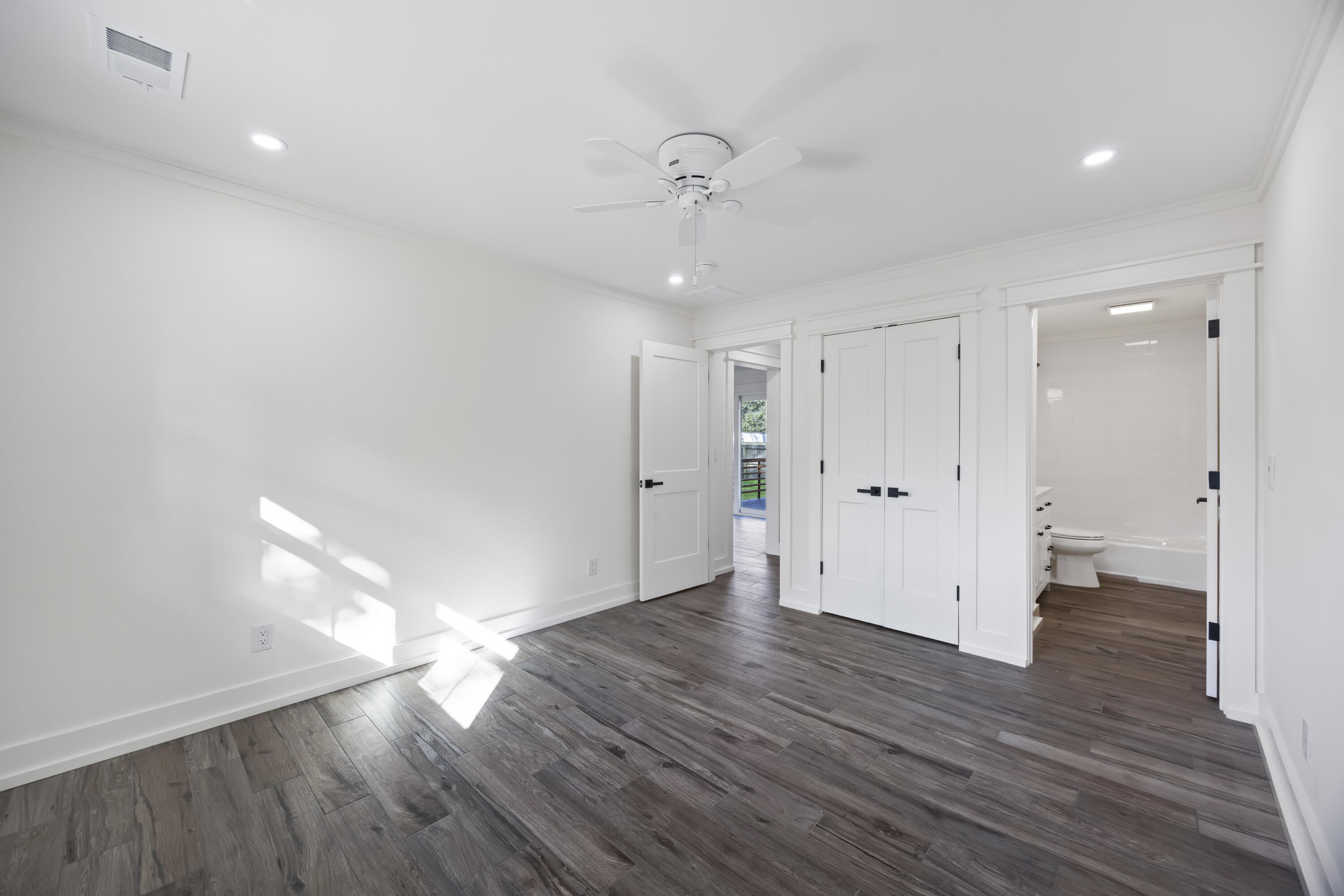 1328 Hermitage Avenue