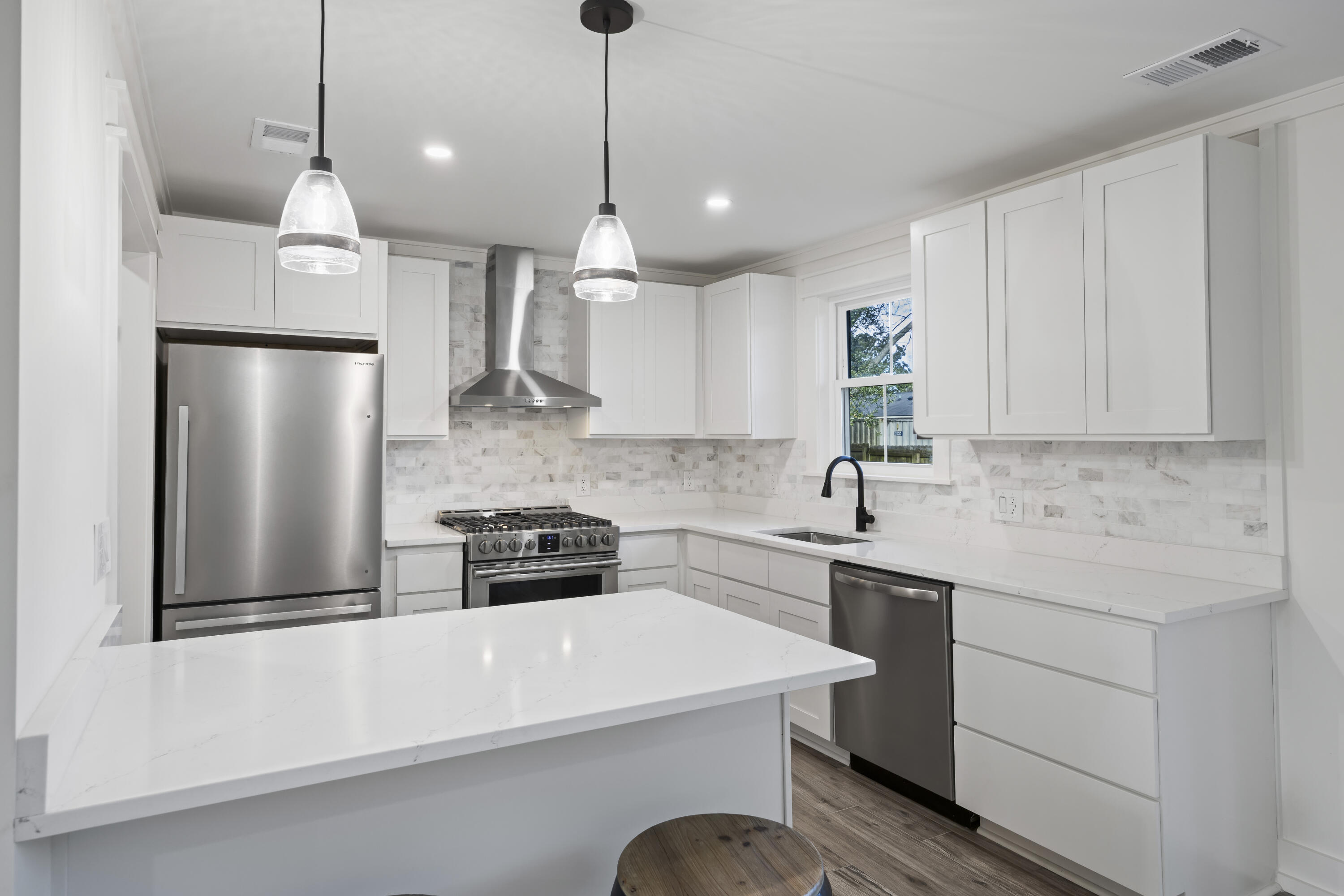 1328 Hermitage Avenue