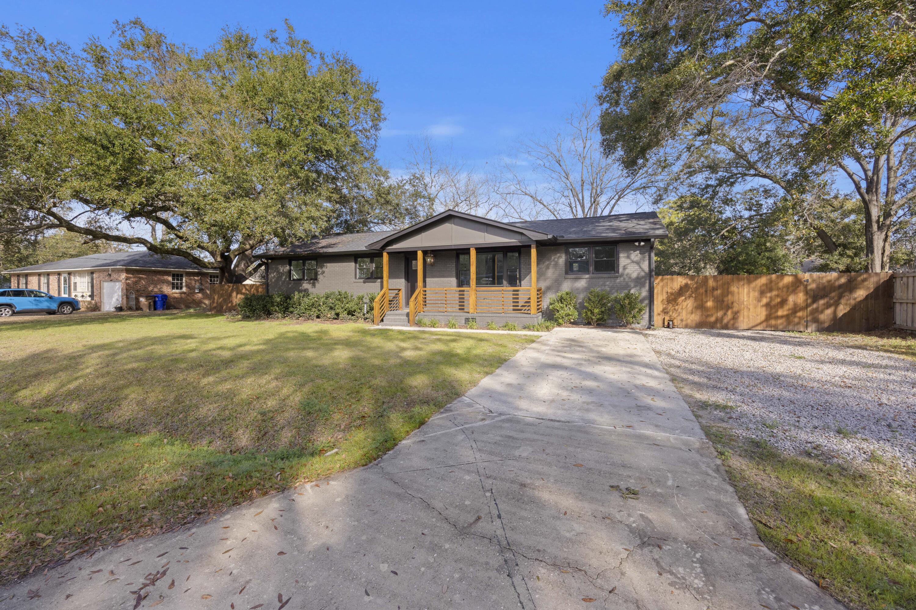 1328 Hermitage Avenue