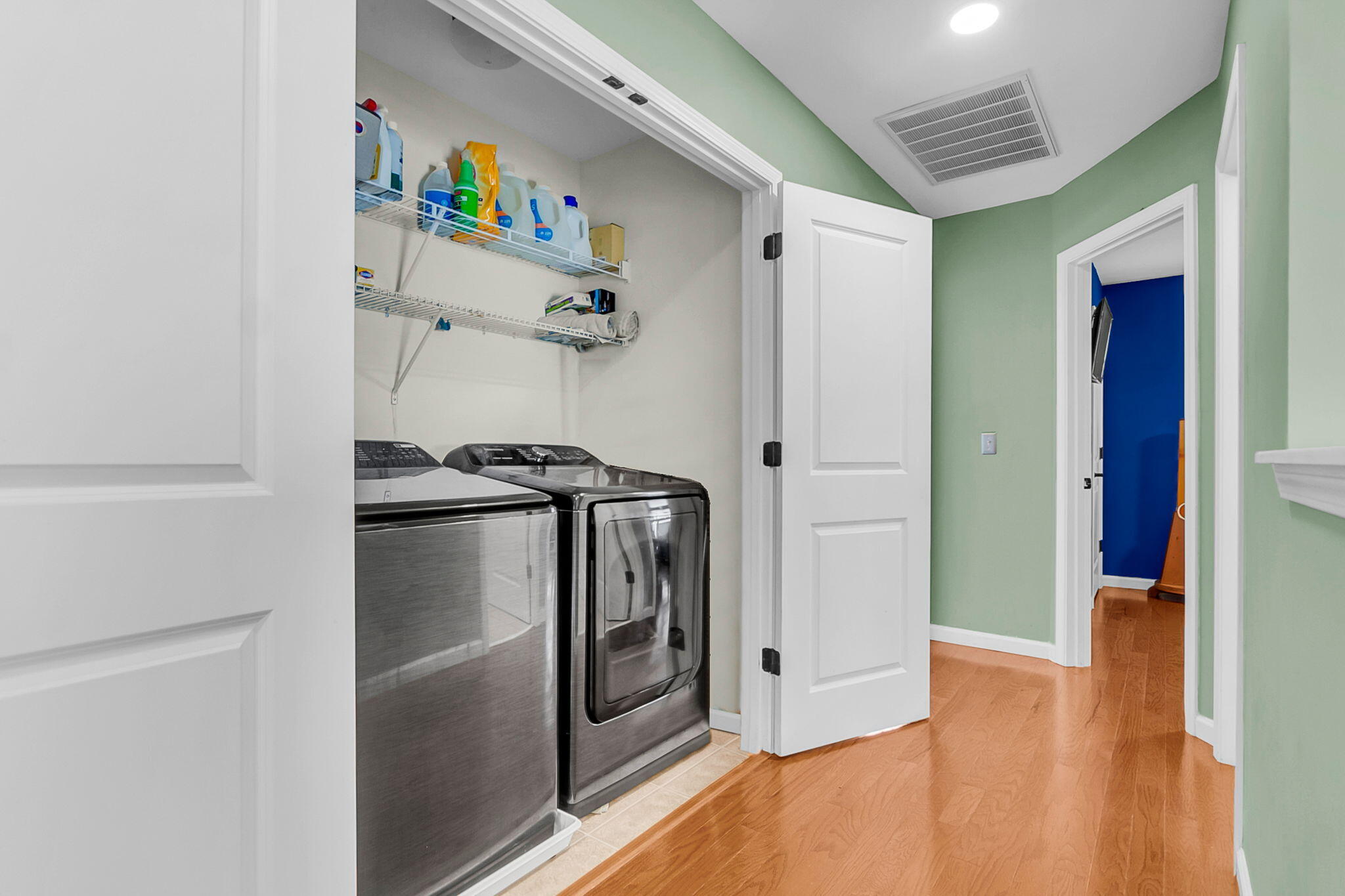 5304 E Dolphin Street