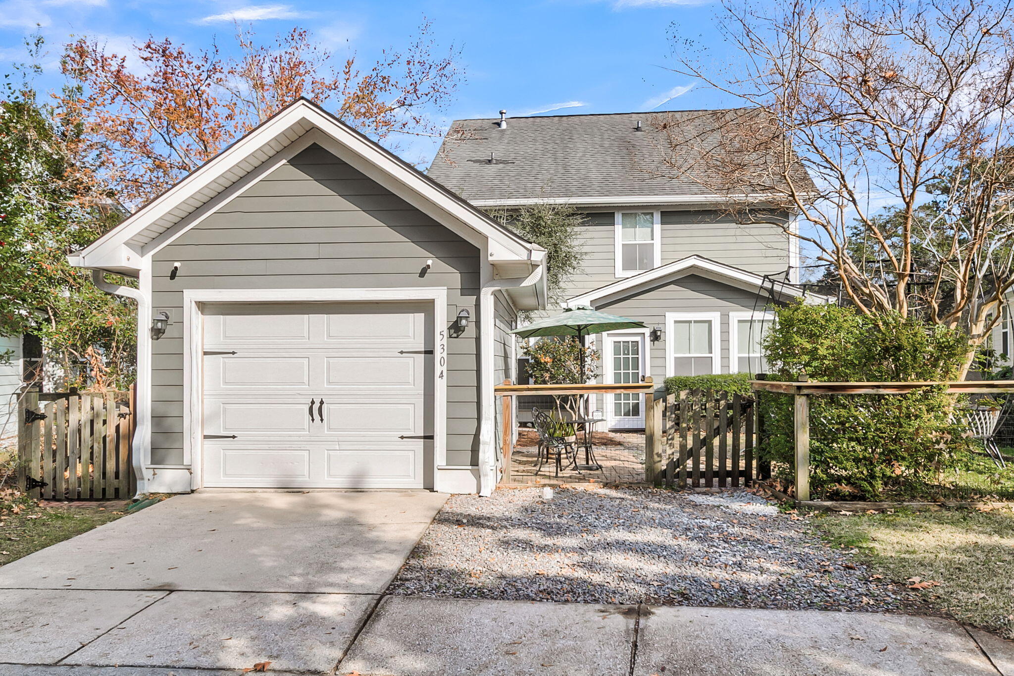 5304 E Dolphin Street