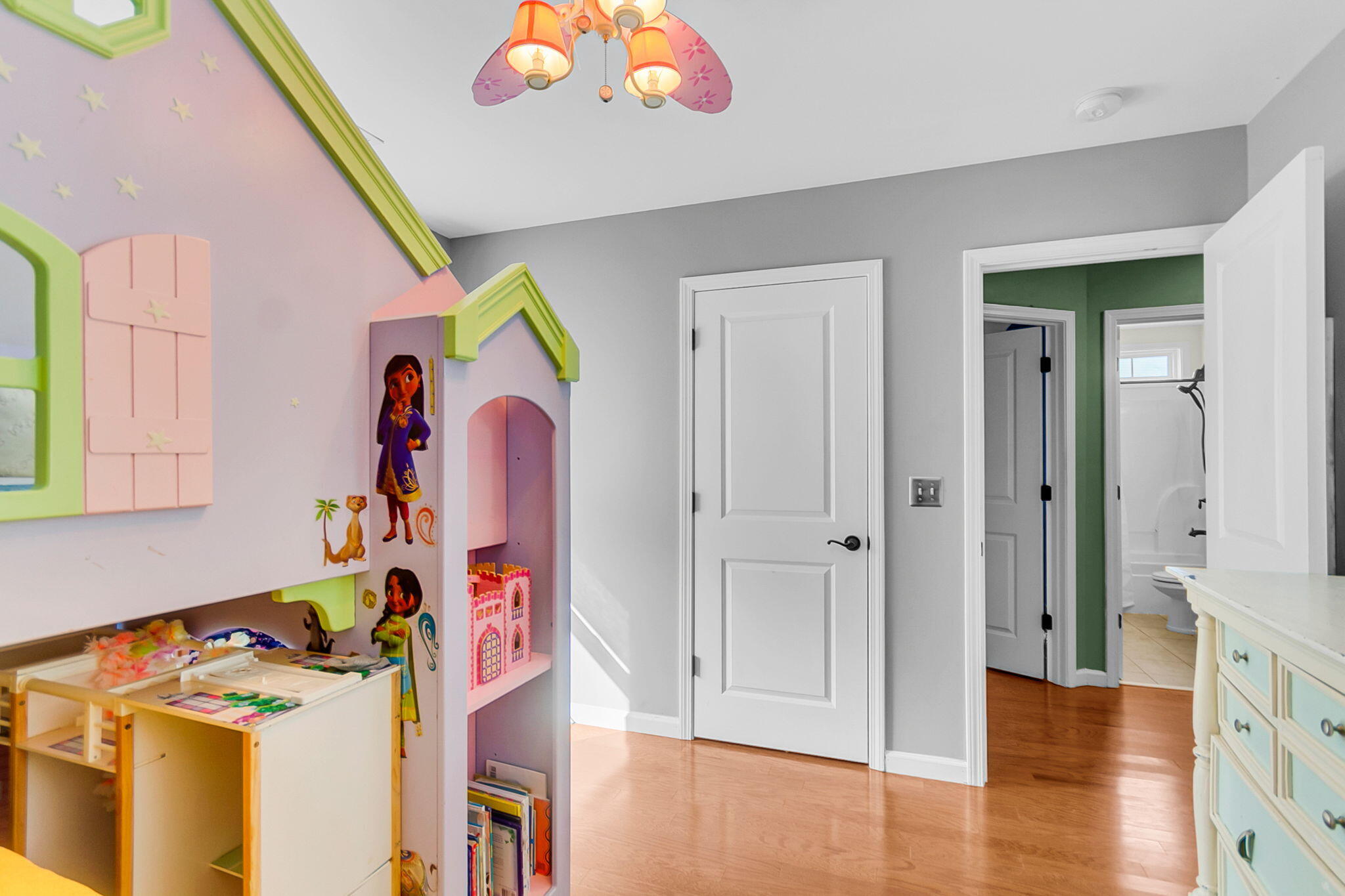 5304 E Dolphin Street