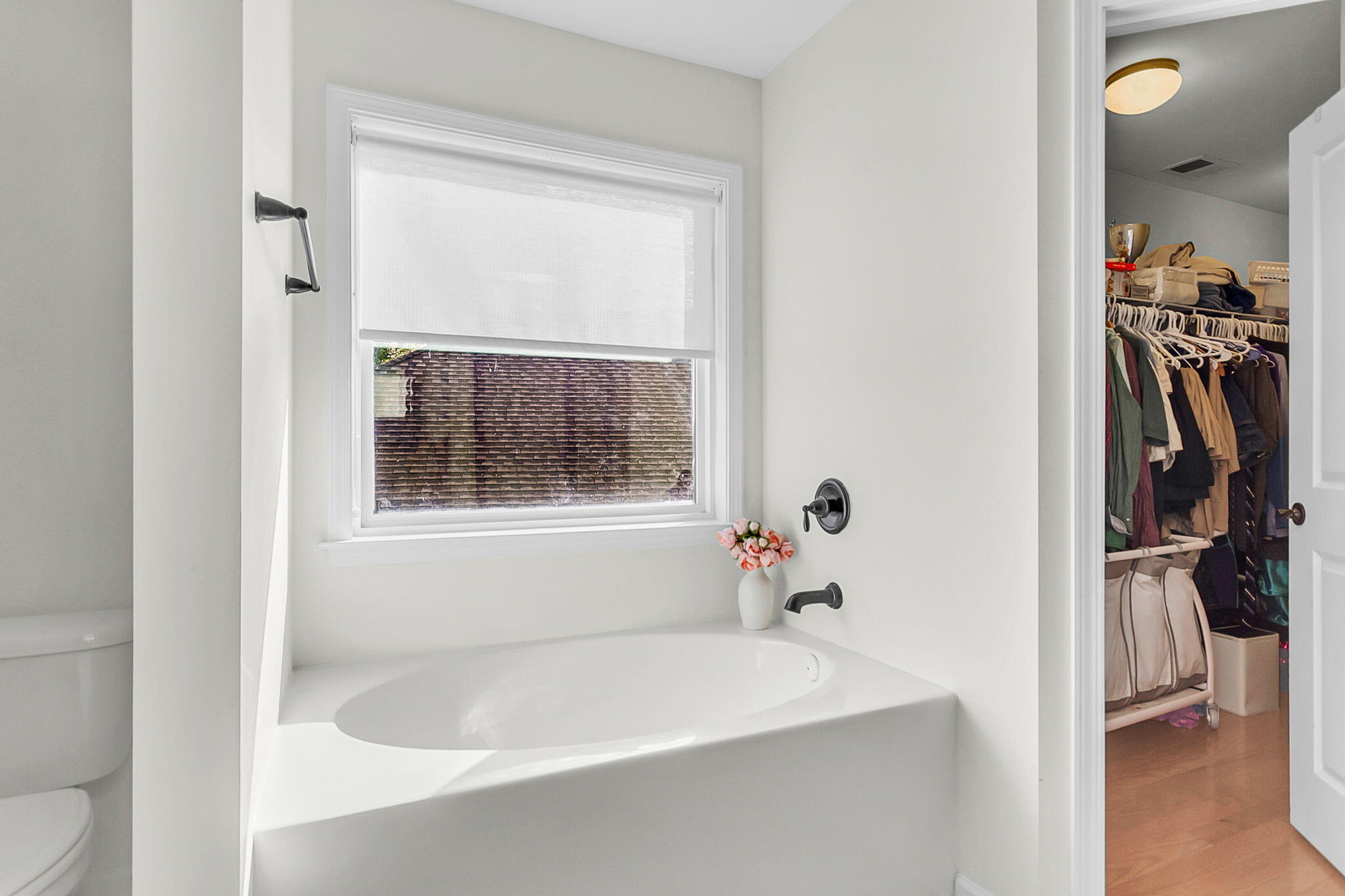 5304 E Dolphin Street