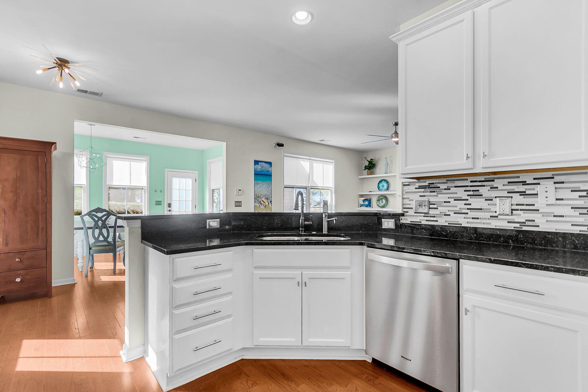 5304 E Dolphin Street