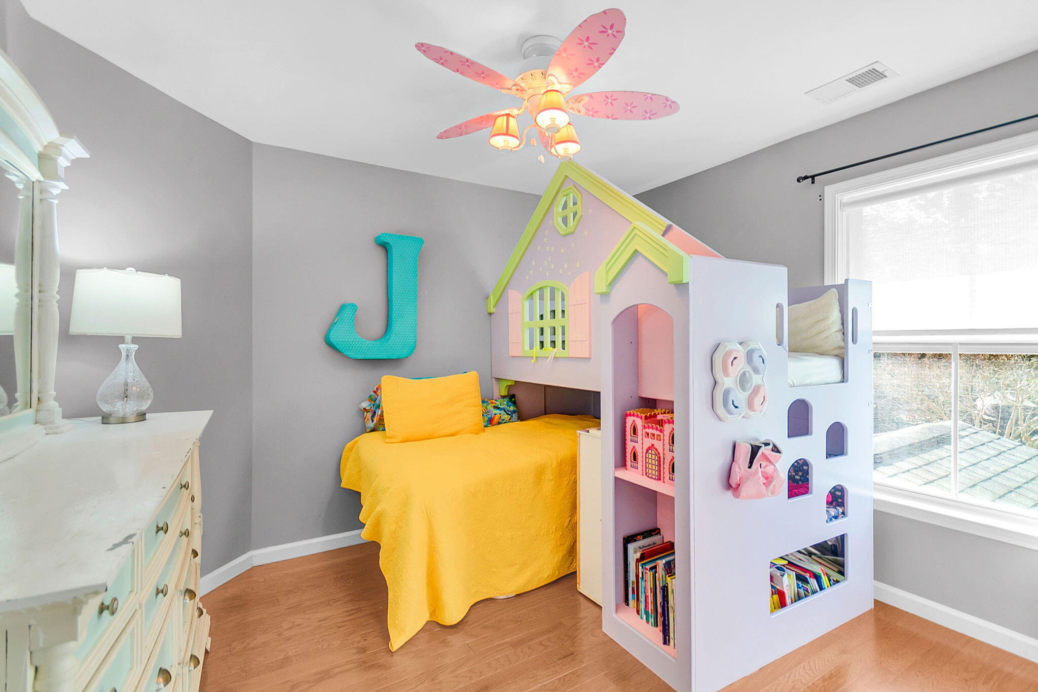 5304 E Dolphin Street