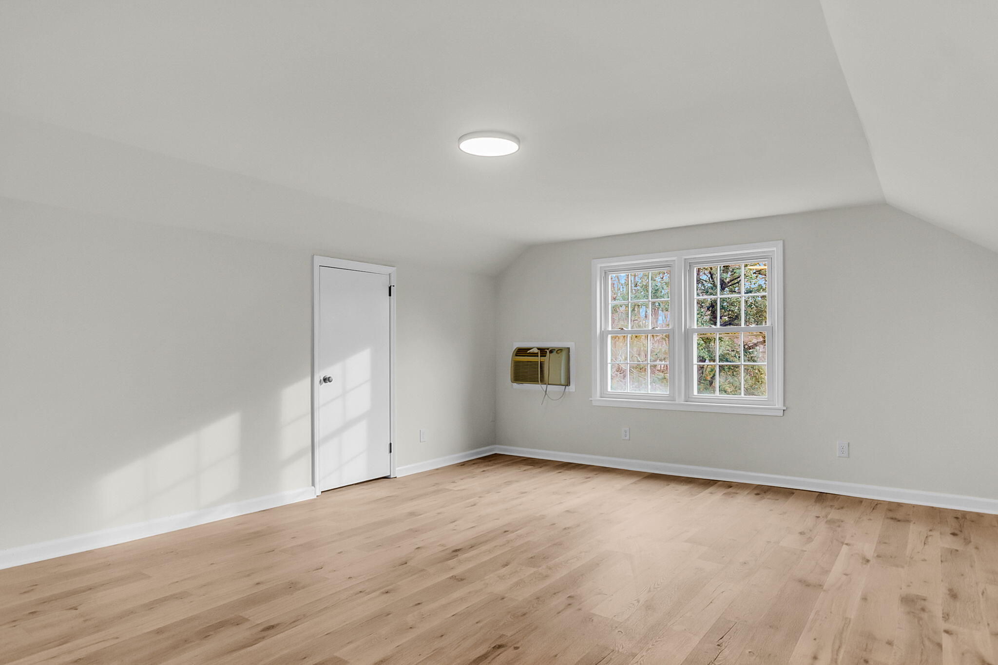 104 Meadowlark Court