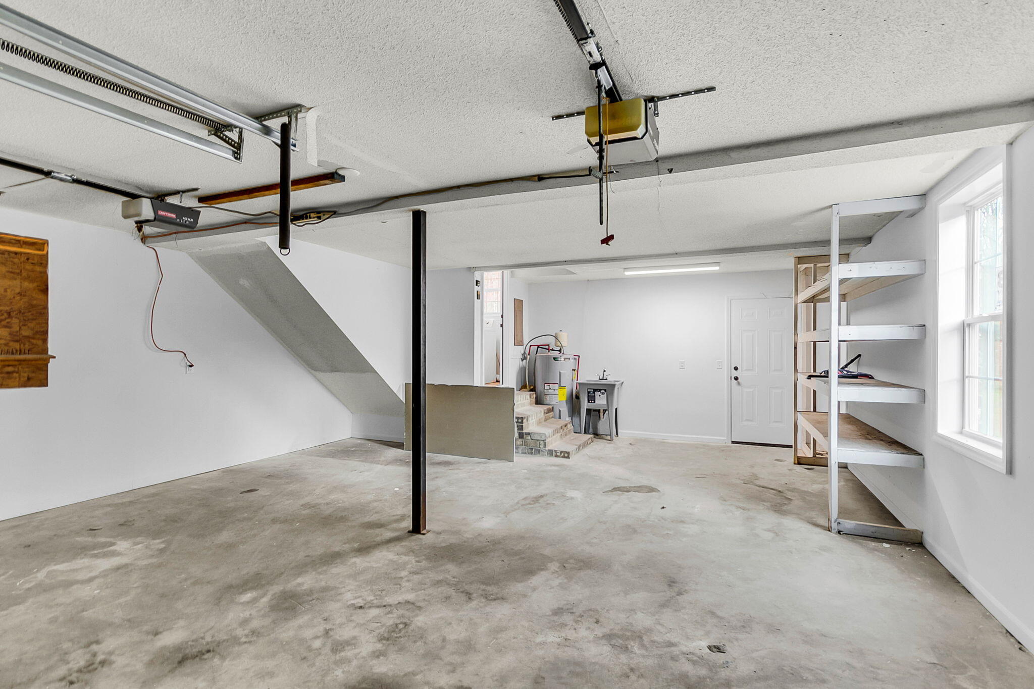 104 Meadowlark Court