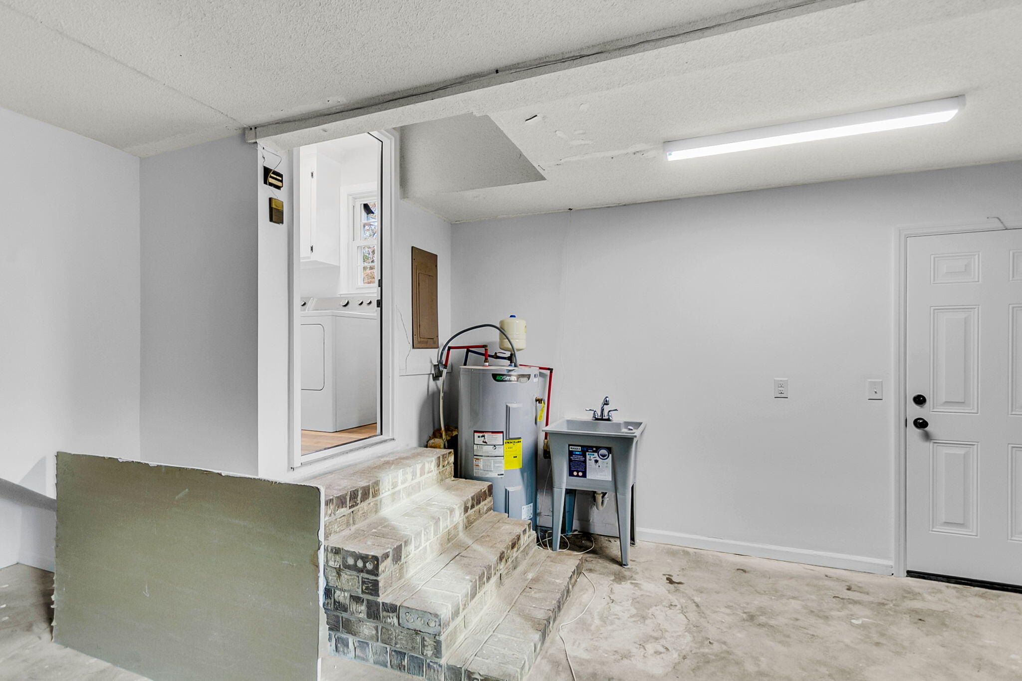 104 Meadowlark Court