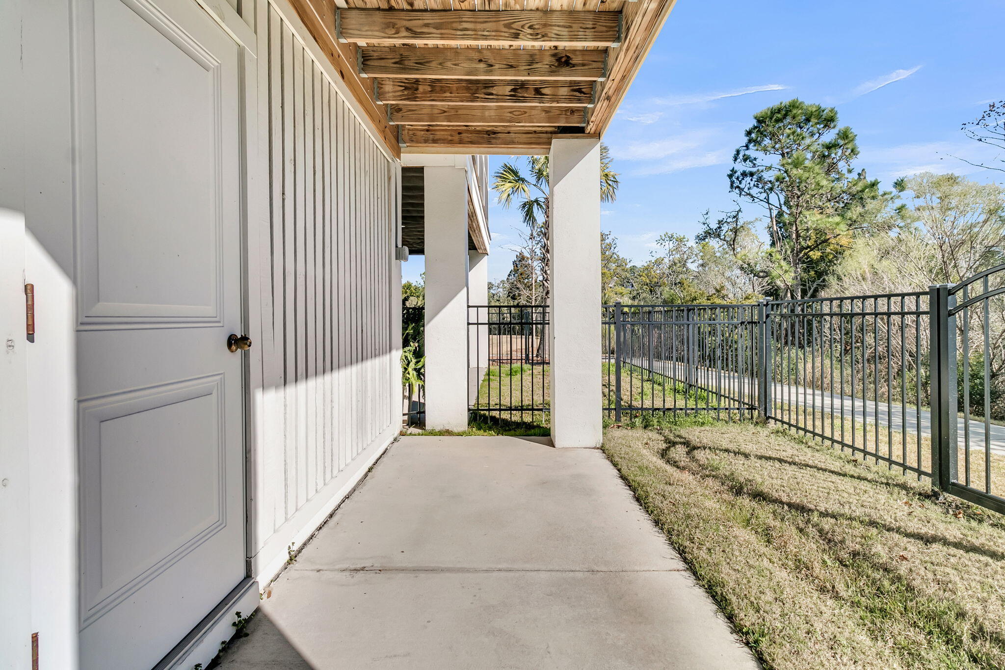 812 Kings Oak Court # 2