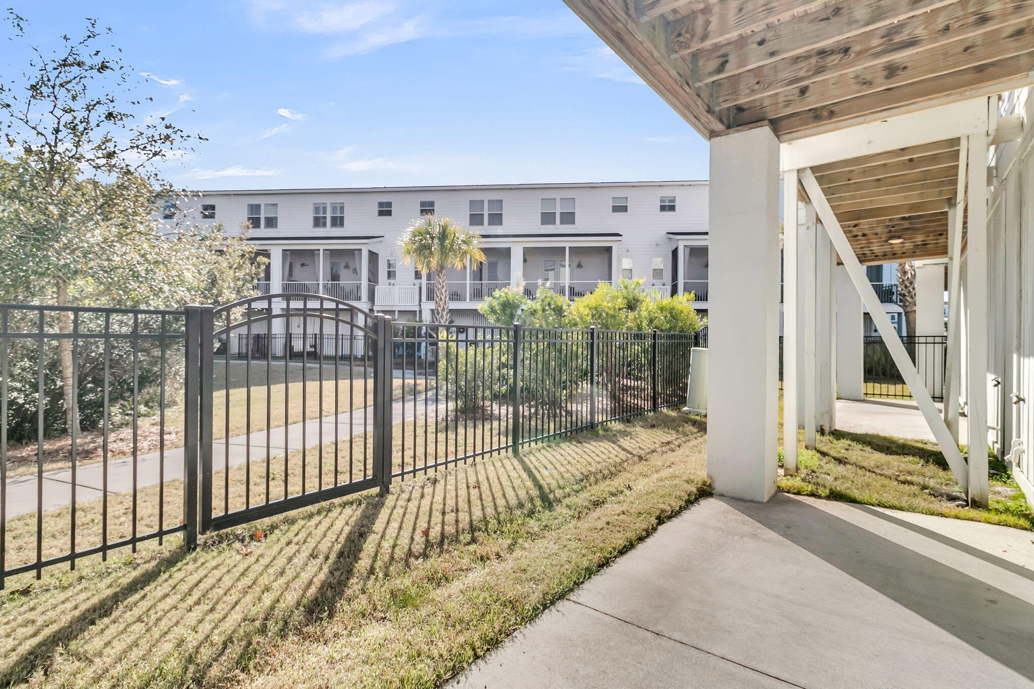 812 Kings Oak Court # 2