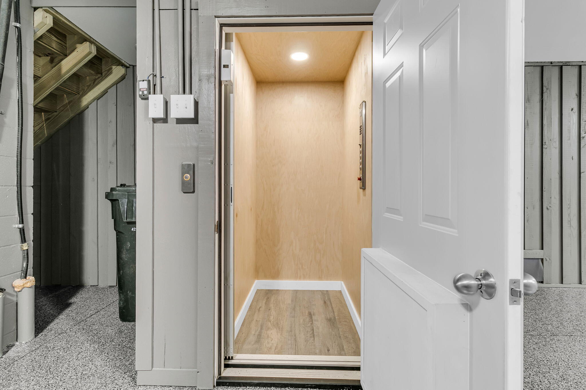 812 Kings Oak Court # 2
